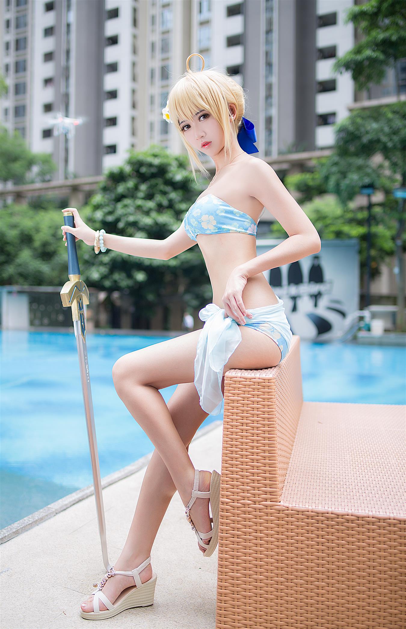 鳗鱼霏儿 King of Knight 泳池 [5P-75MB]