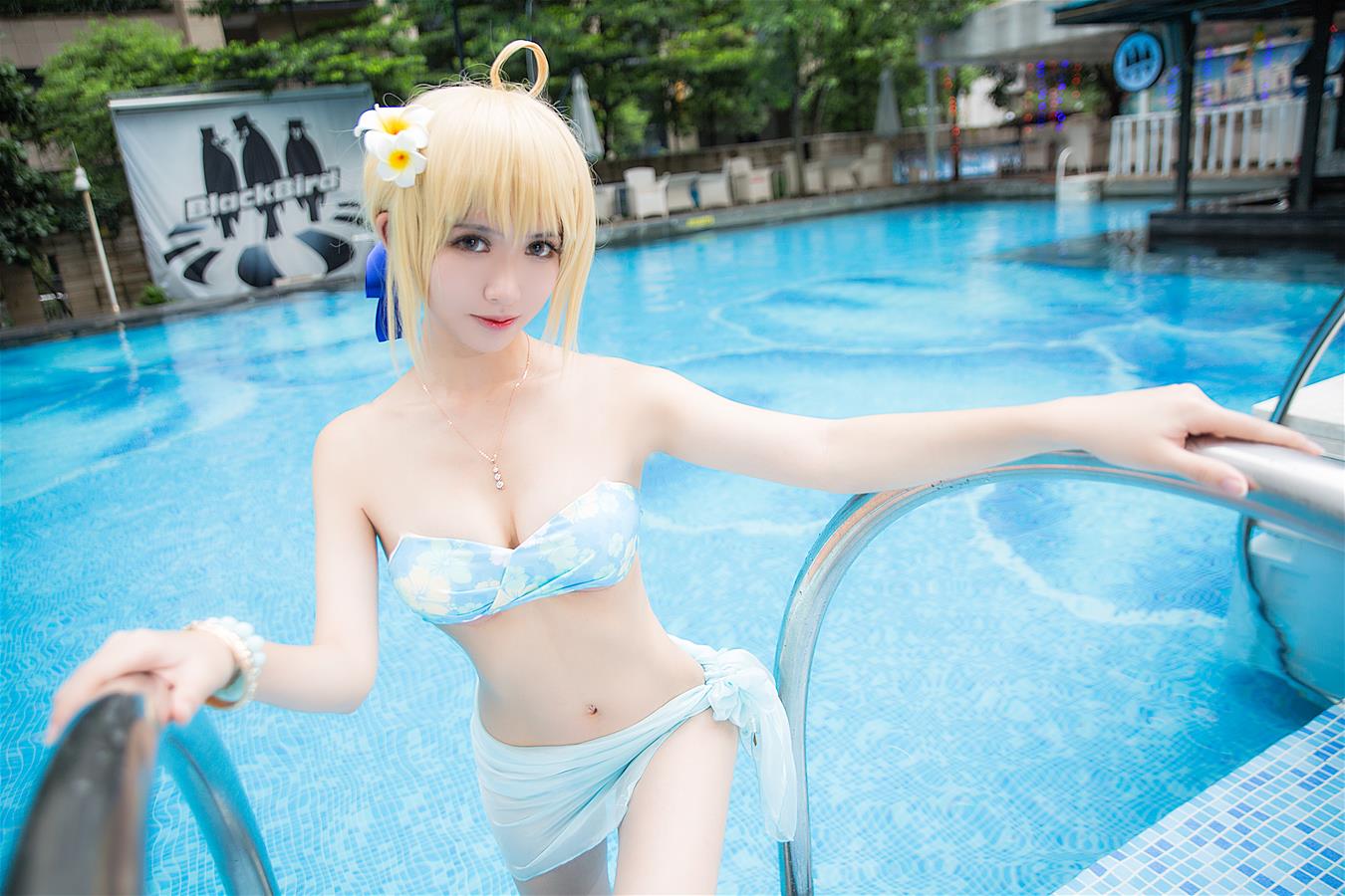 鳗鱼霏儿 King of Knight 泳池 [5P-75MB]