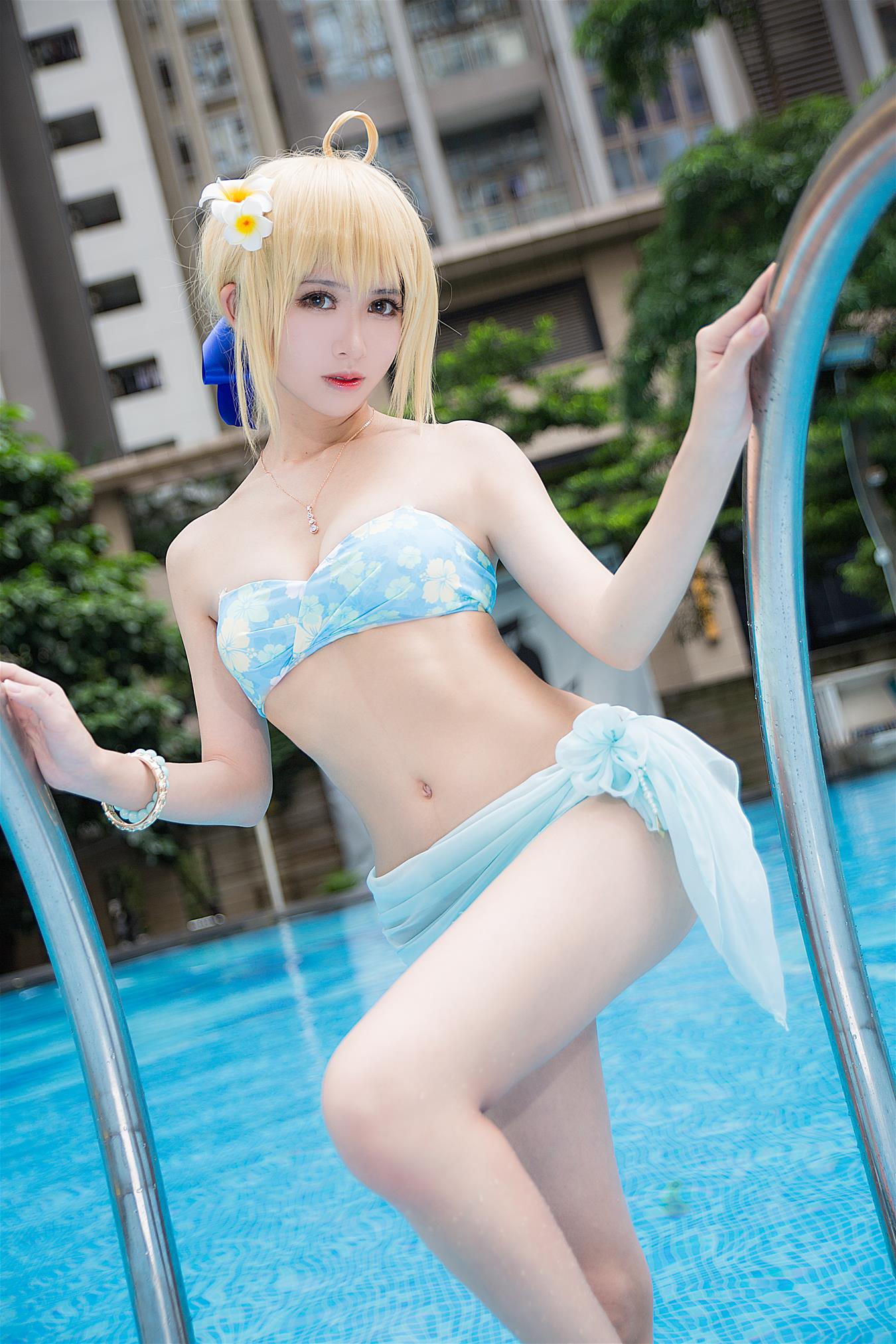 鳗鱼霏儿 King of Knight 泳池 [5P-75MB]