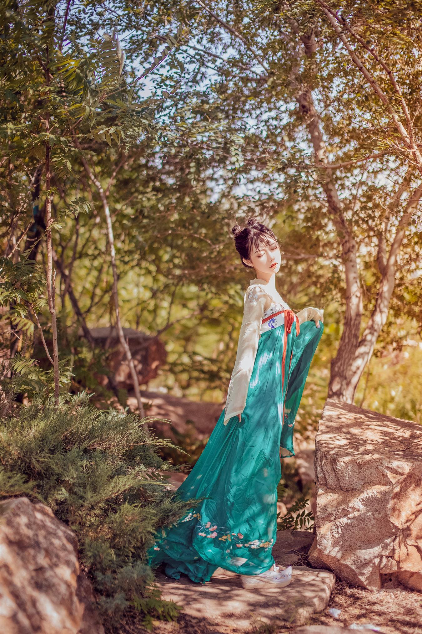 Shika小鹿鹿 中秋 [18P-125MB]