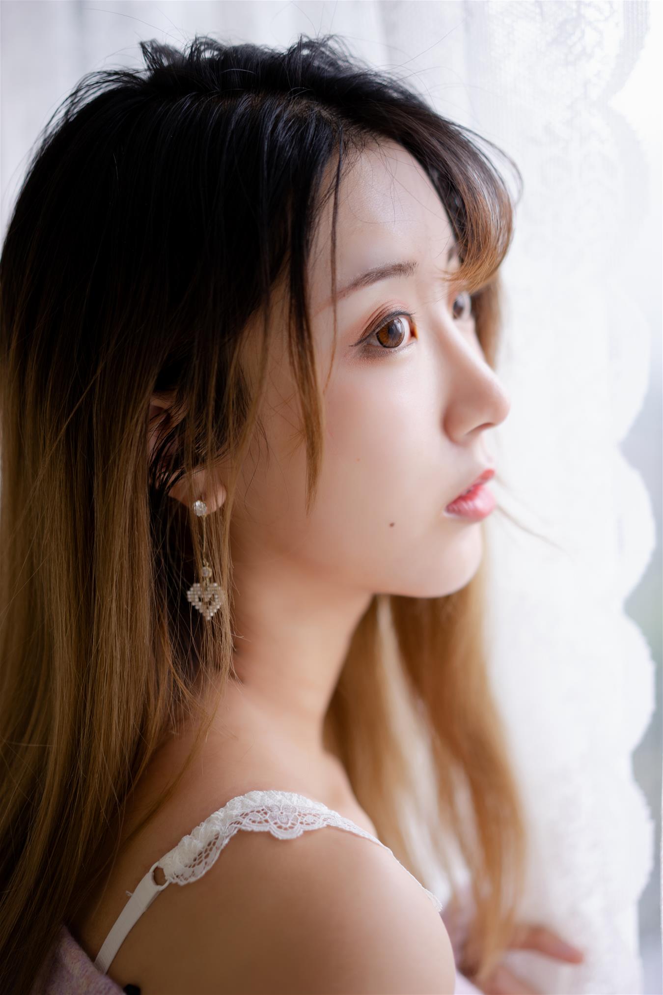 黑川 紫色毛衣 [14P-134MB]