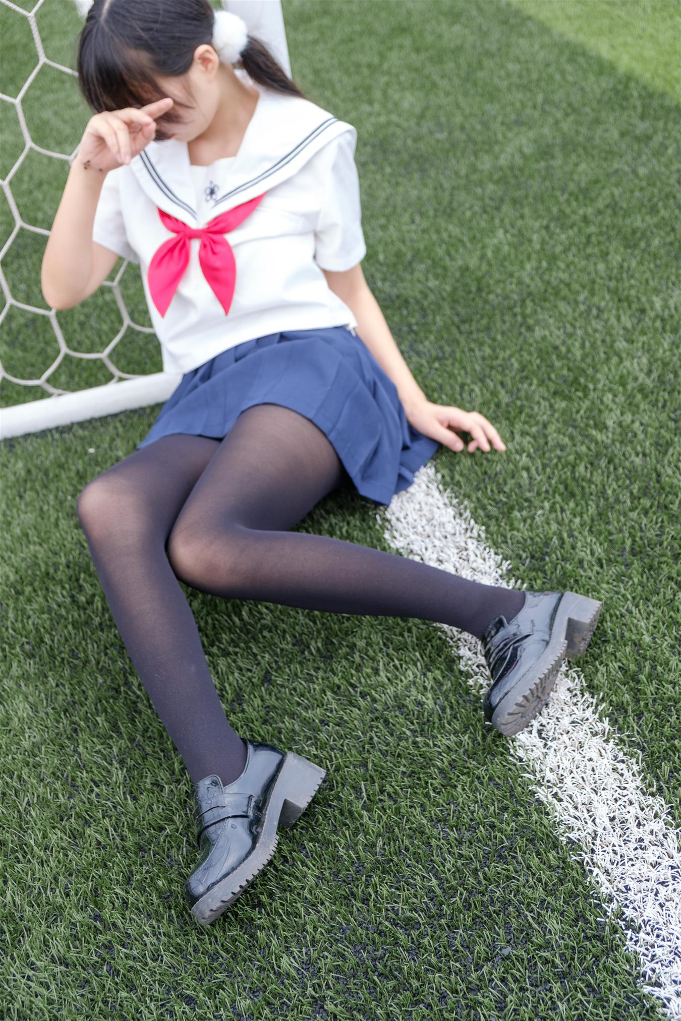 喵写真 VOL.009 球场上的黑丝校服 [75P-854MB]