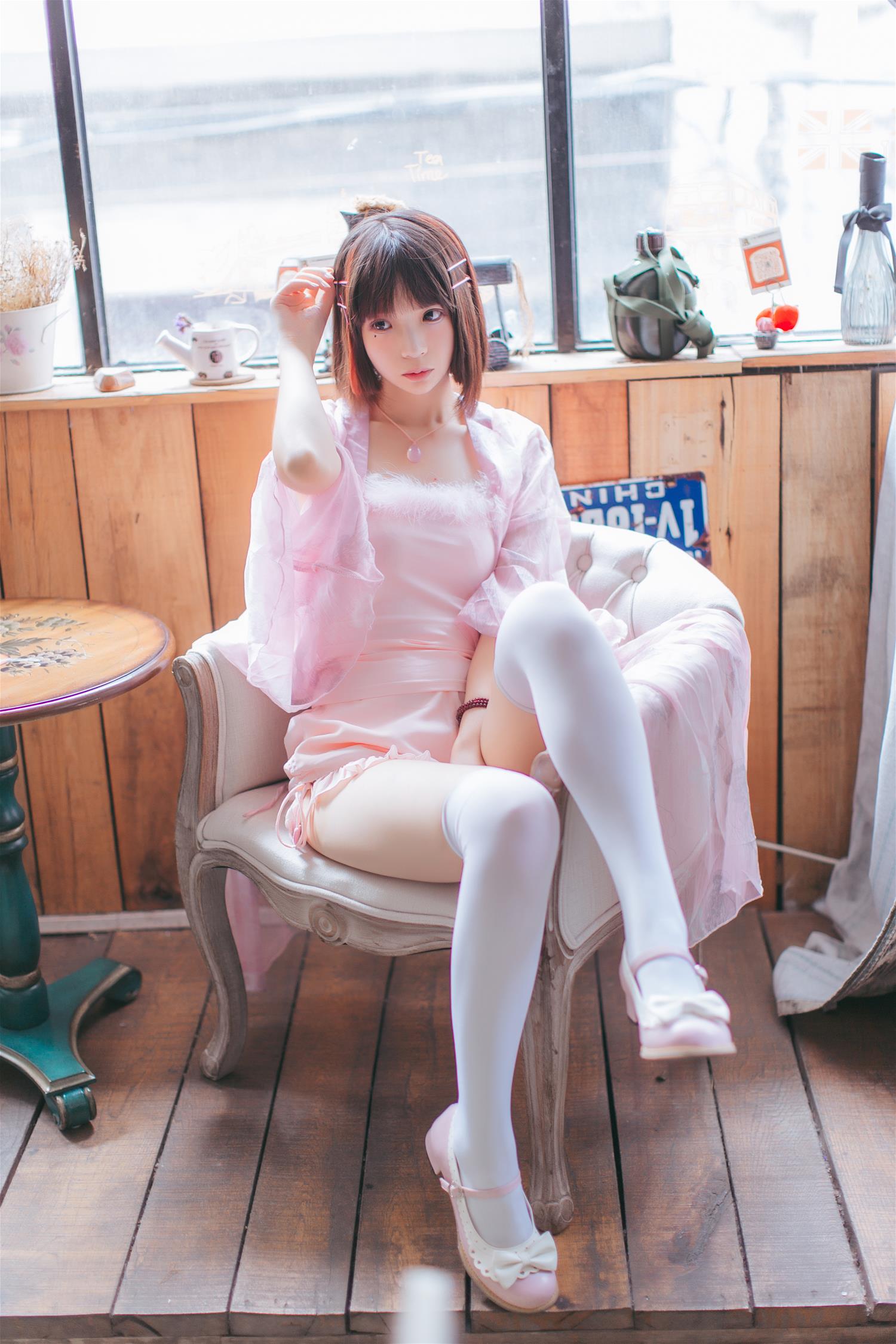 疯猫ss 粉红日常 [19P-184MB]