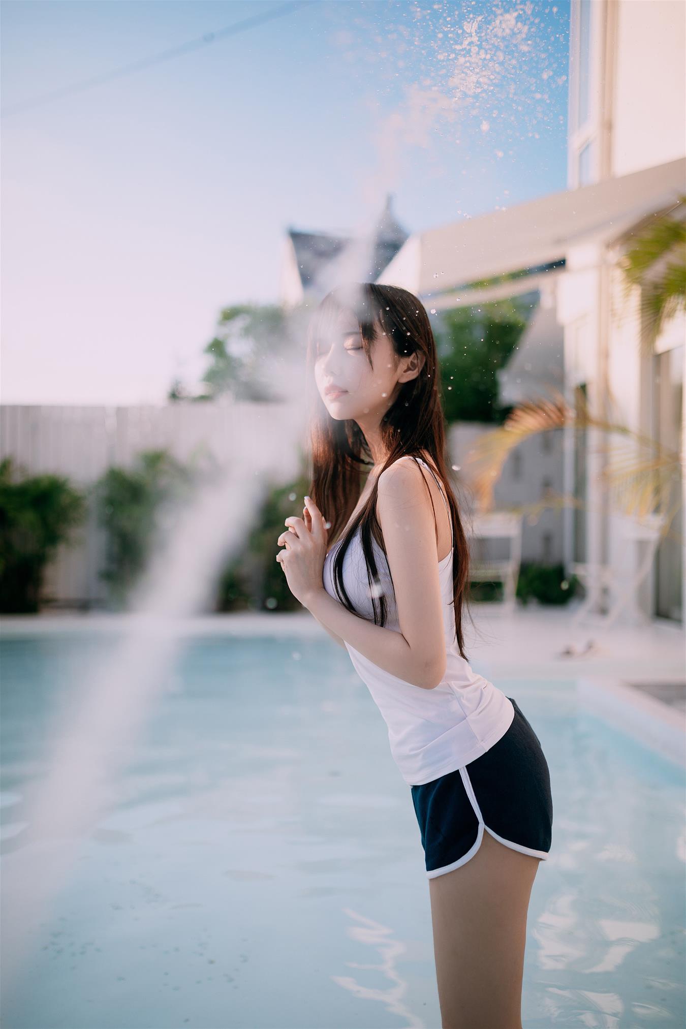 Shika小鹿鹿 夏合集 [15P-105MB]