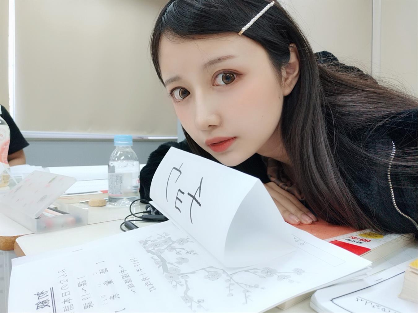 Shika小鹿鹿 夏日自拍 [25P-27MB]