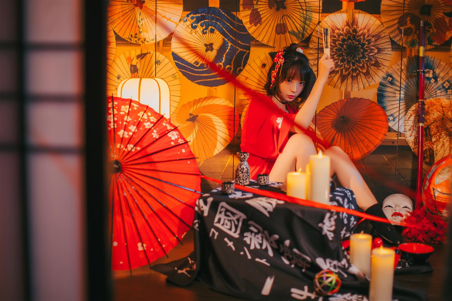 疯猫ss 红色羽衣 [15P-192MB]