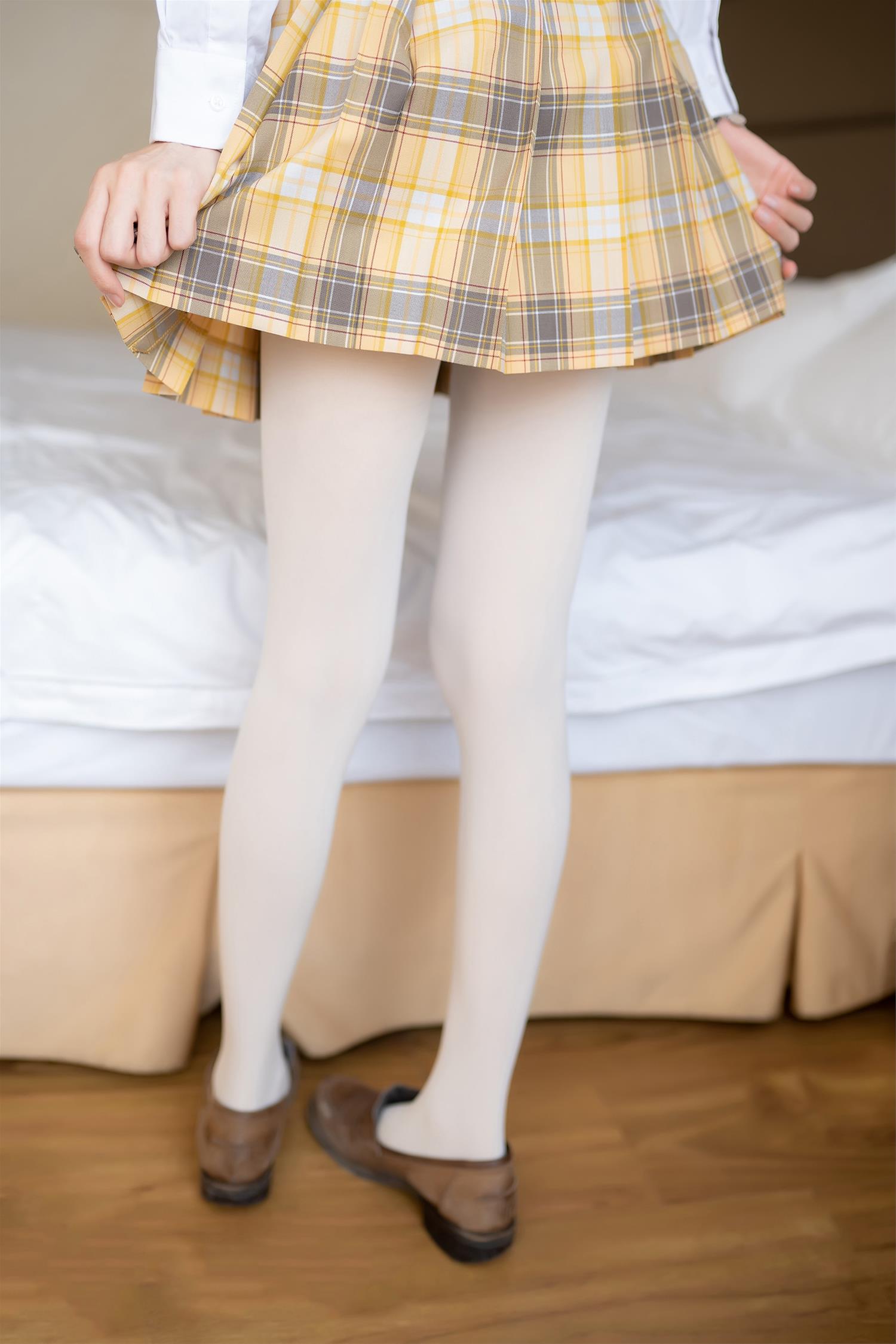 风之领域 NO.266 小细腿的制服裙 [38P-77MB]