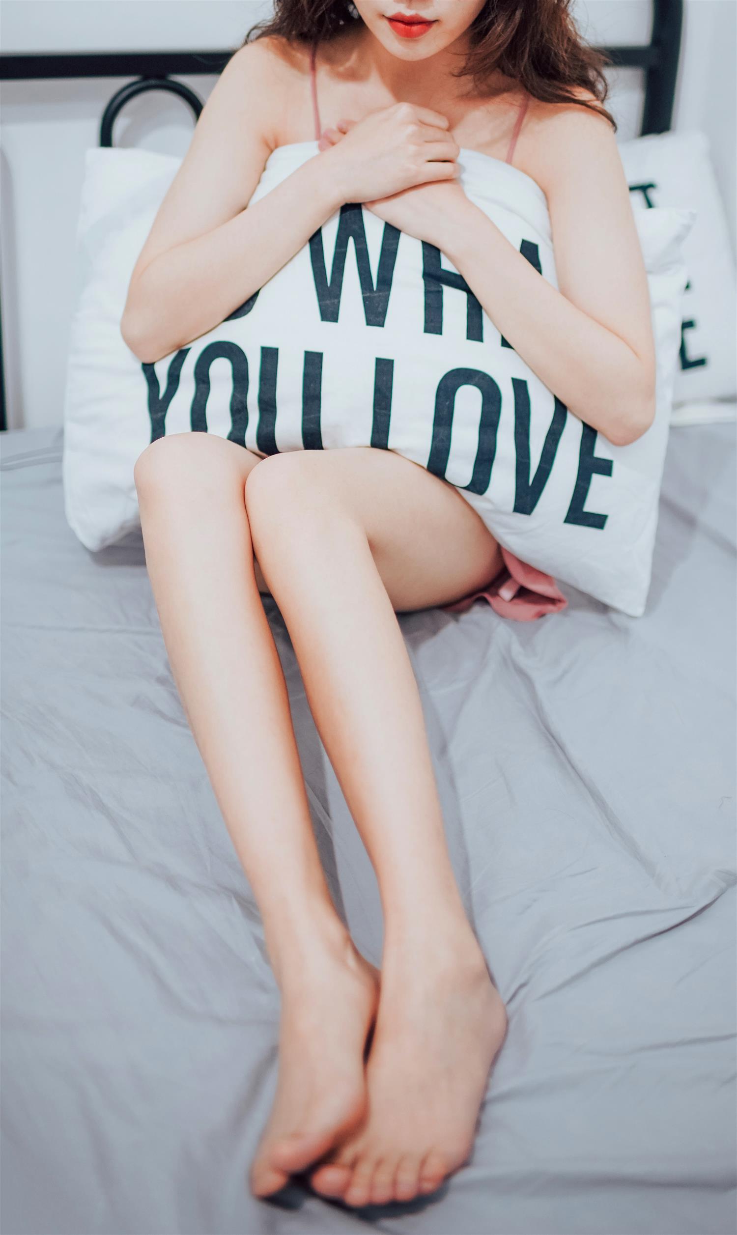 风之领域 NO.284 粉色吊带睡衣 [32P-236MB]