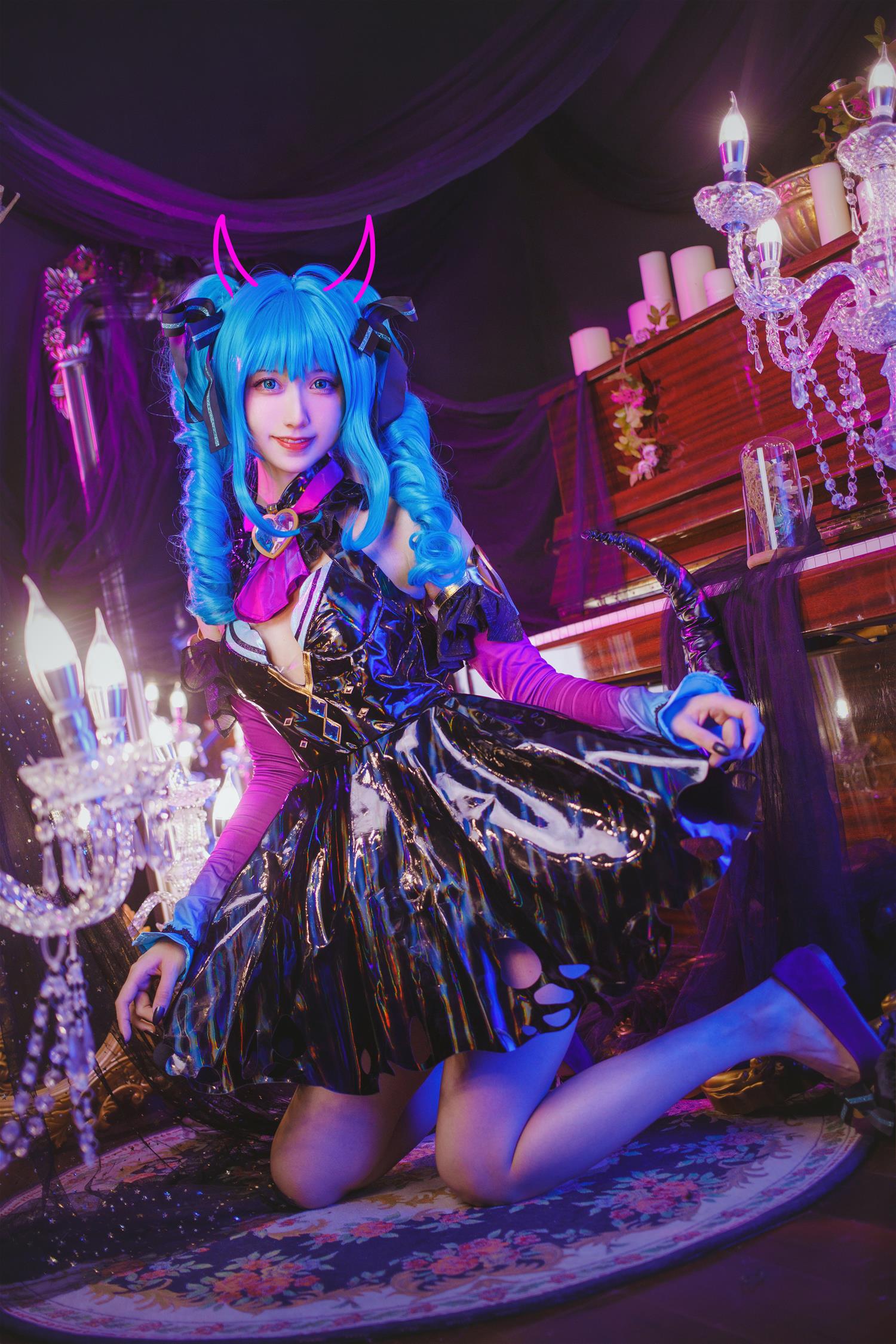 木绵绵OwO miku小恶魔 [19P-221MB]