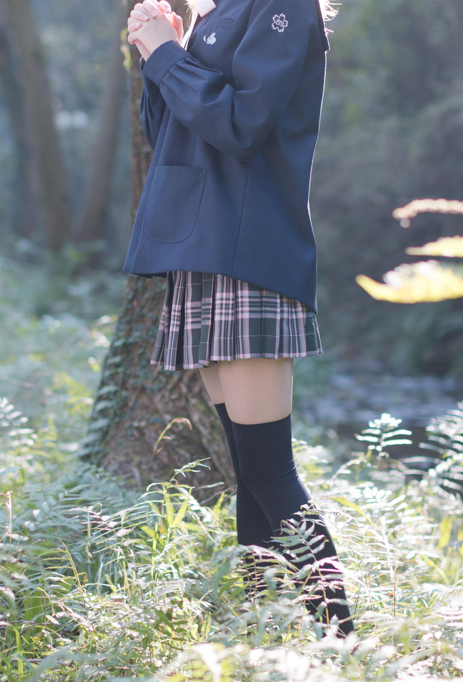 轻兰映画 VOL.002 户外黑丝&白丝 [44P-365MB]