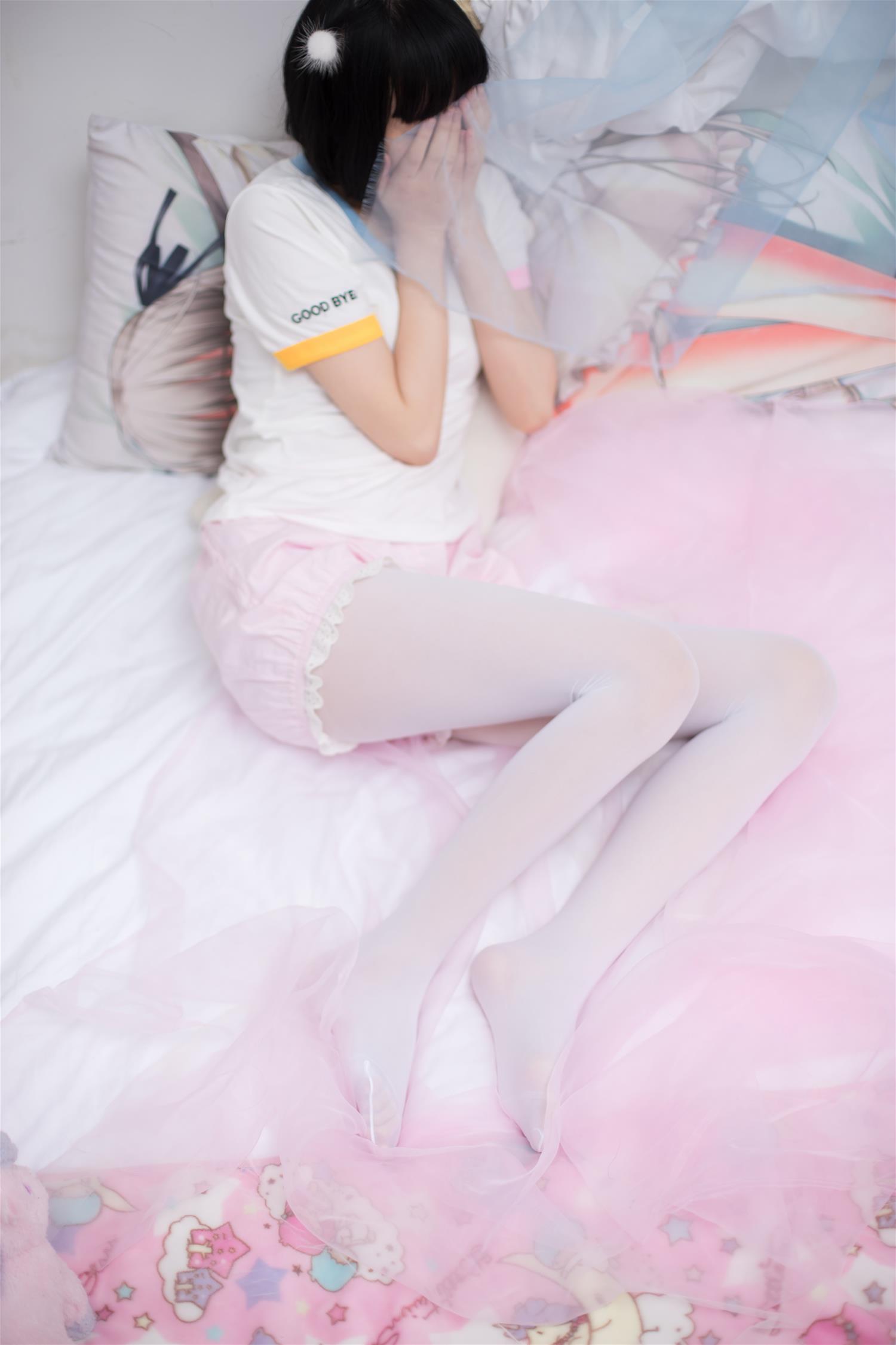 轻兰映画 VOL.010 萝莉丝袜秀 [61P-322MB]