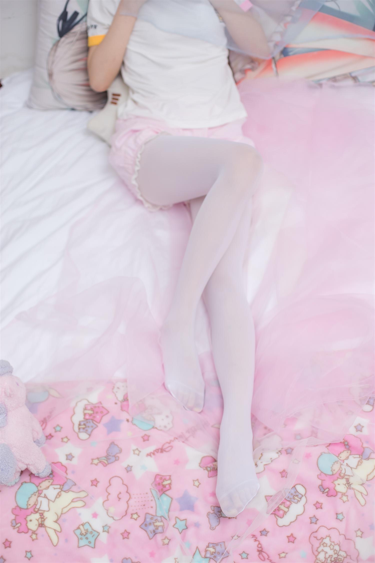 轻兰映画 VOL.010 萝莉丝袜秀 [61P-322MB]