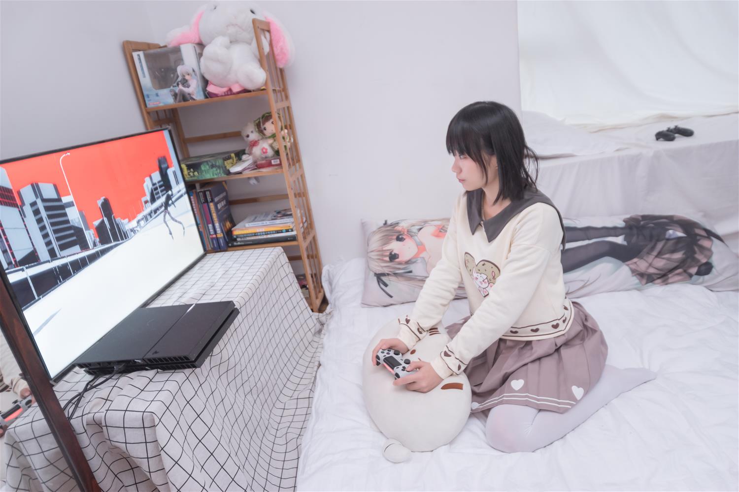 轻兰映画 VOL.011 游戏少女的白丝 [75P-348MB]