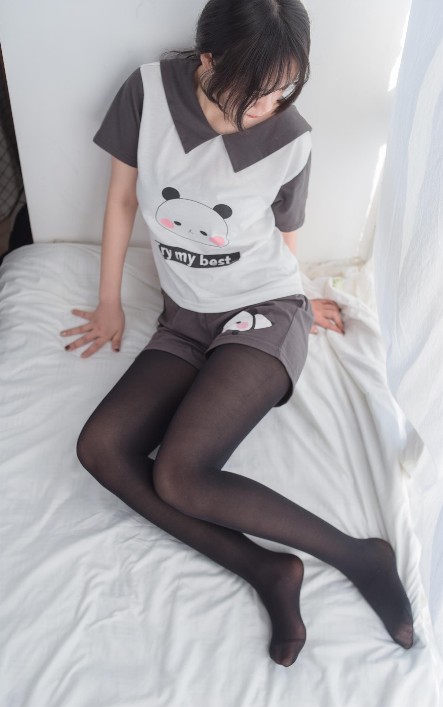 轻兰映画 VOL.012 可爱短发少女的黑丝 [60P-459MB]