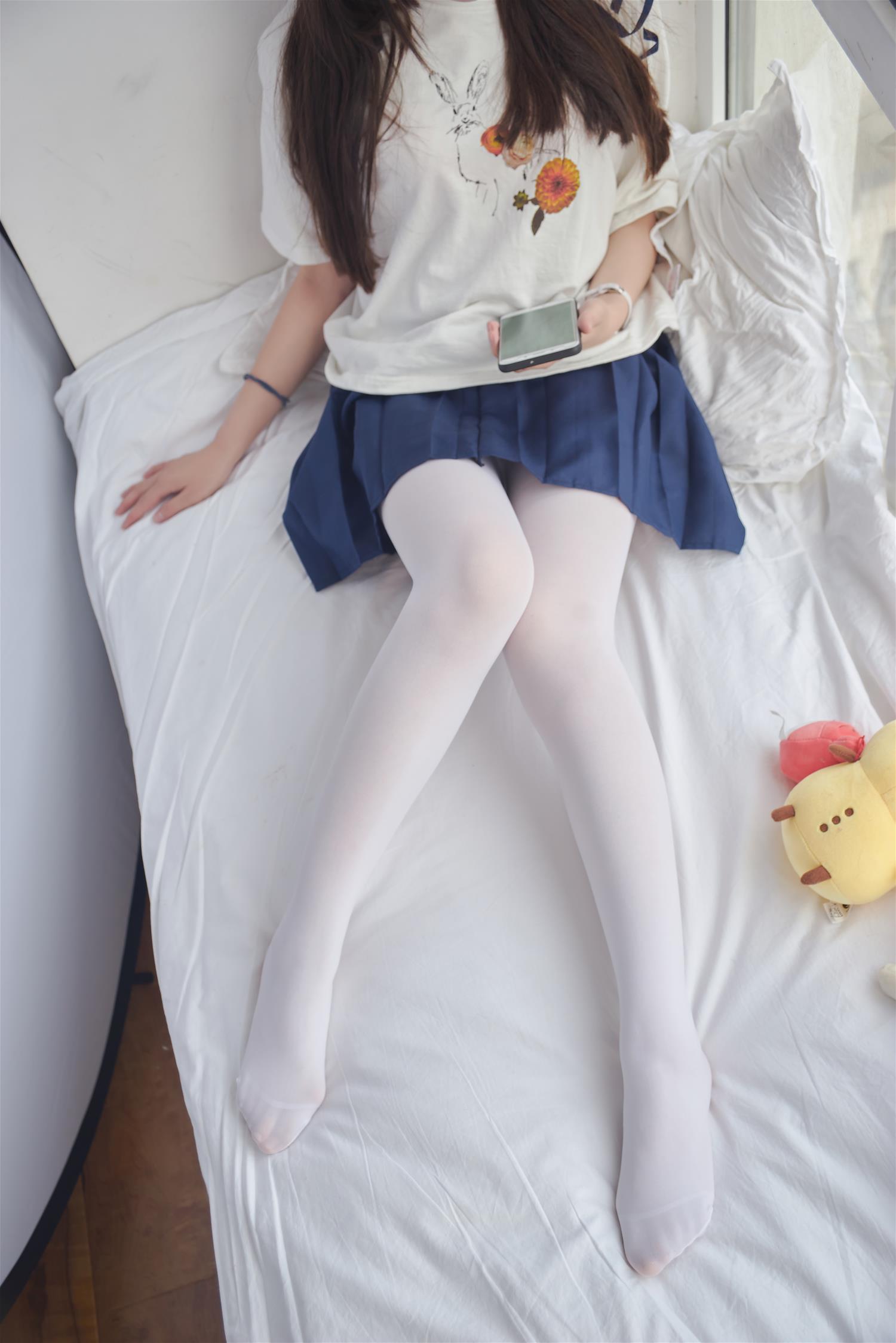 轻兰映画 VOL.018 窗台上的白丝女孩 [80P-912MB]