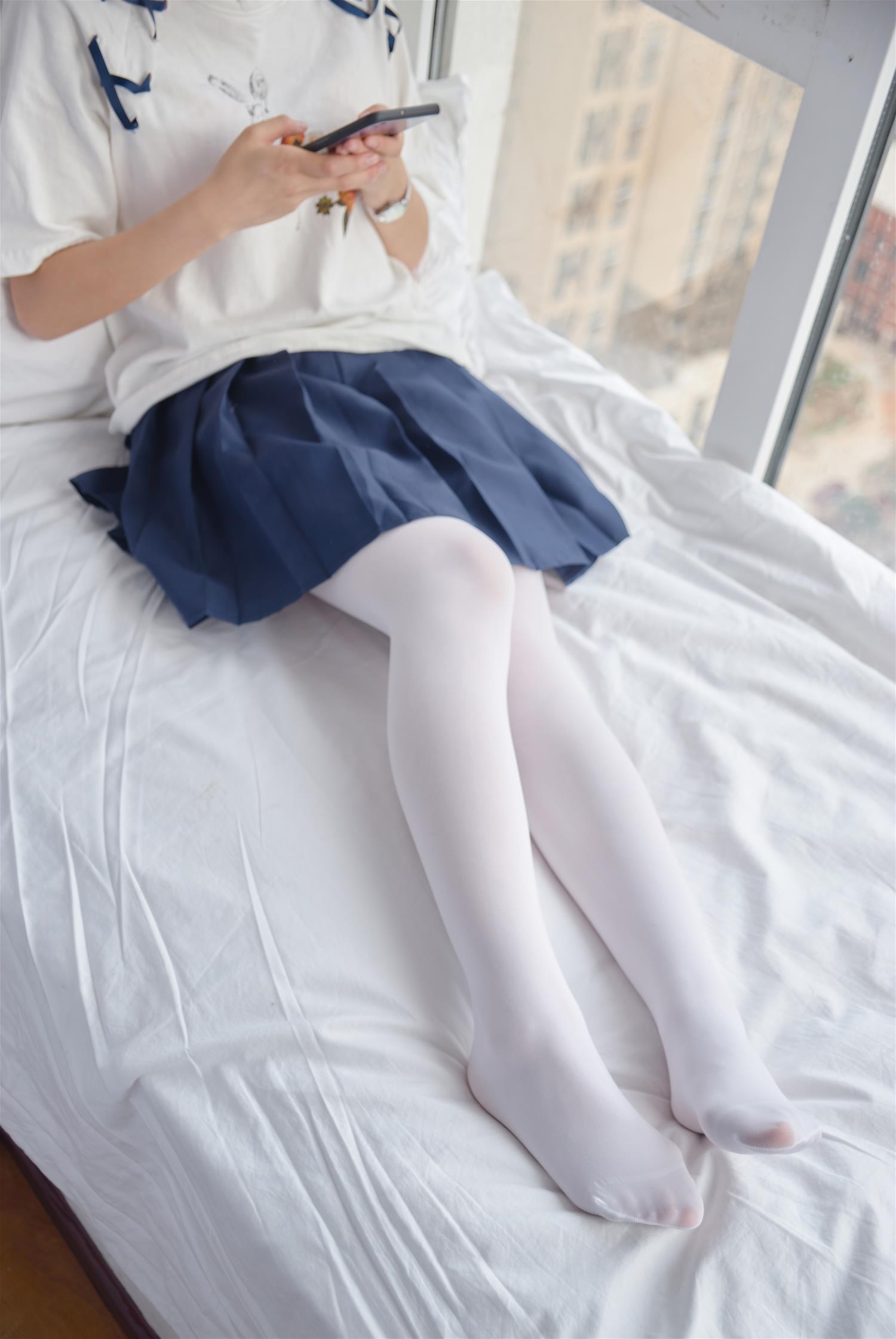 轻兰映画 VOL.018 窗台上的白丝女孩 [80P-912MB]