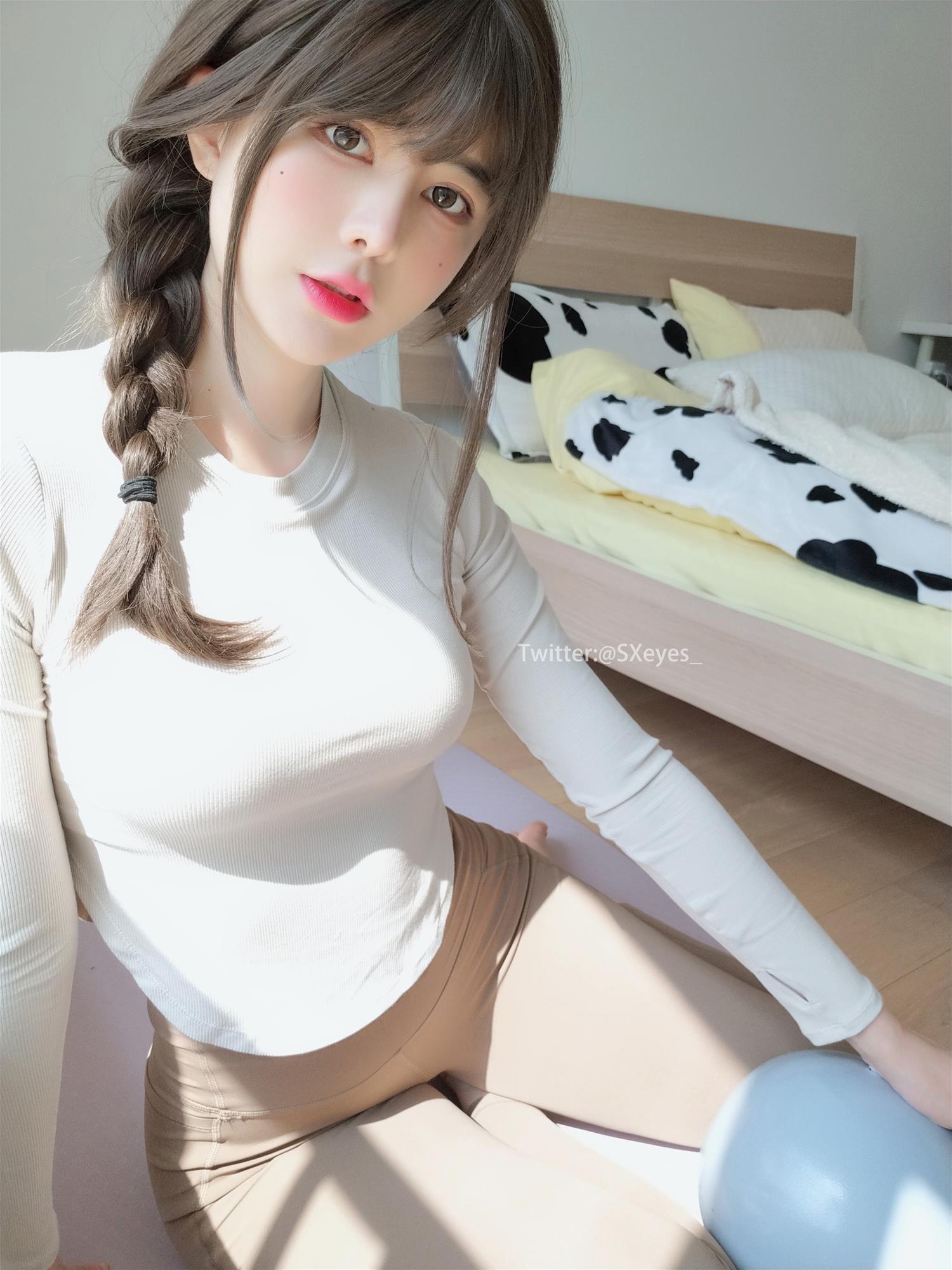 眼酱大魔王w Vol.32 瑜伽服 [32P-160MB]