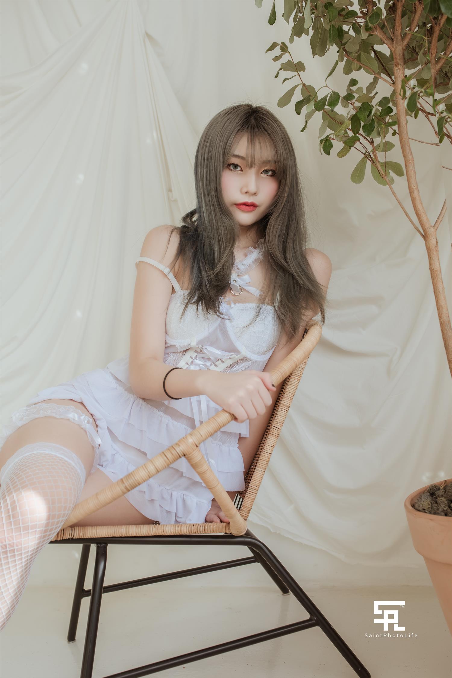 Yuna SAINT Photolife Growing Up Vol.1 [39P-201MB]