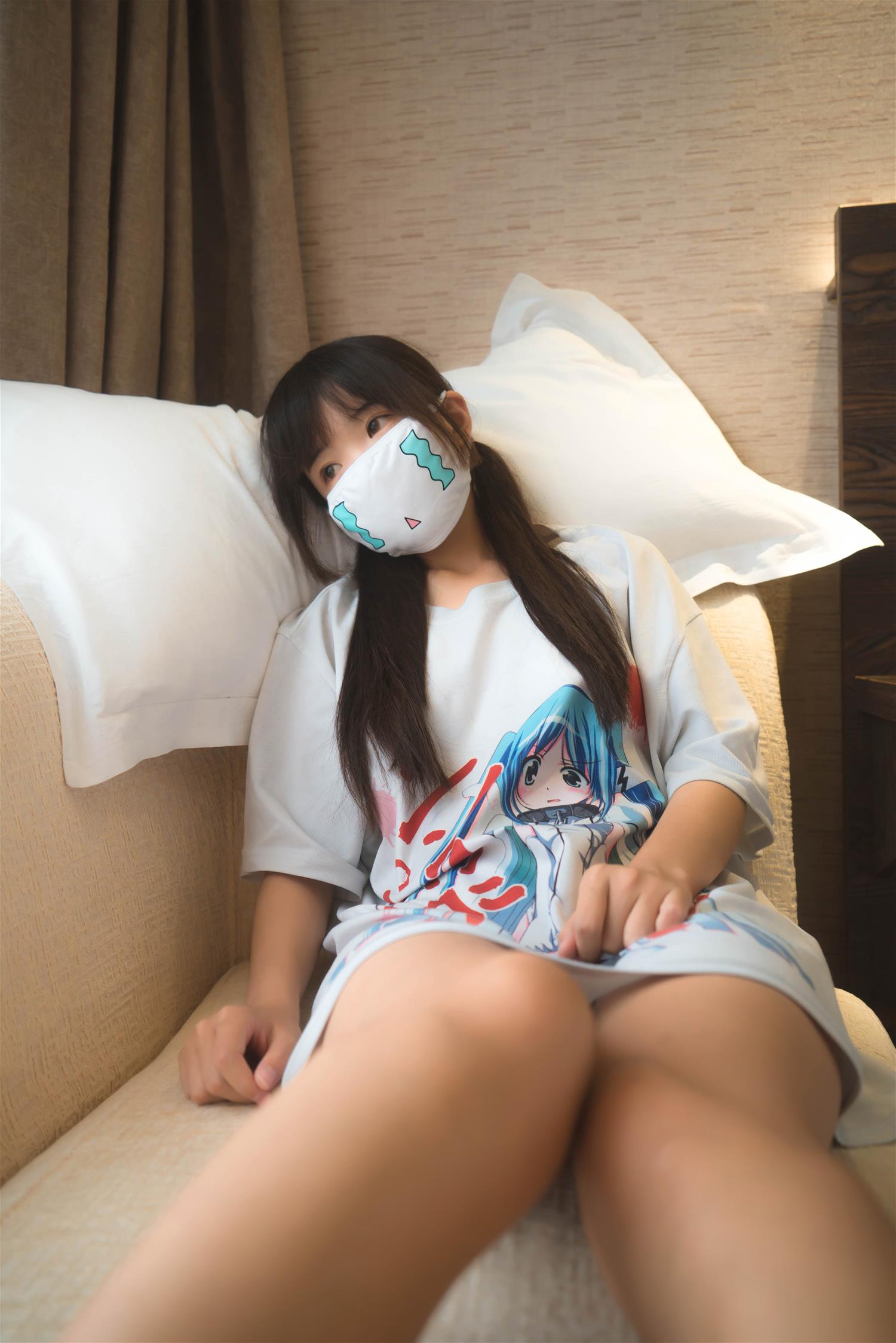 御子Yumiko 口罩 [17P-118MB]