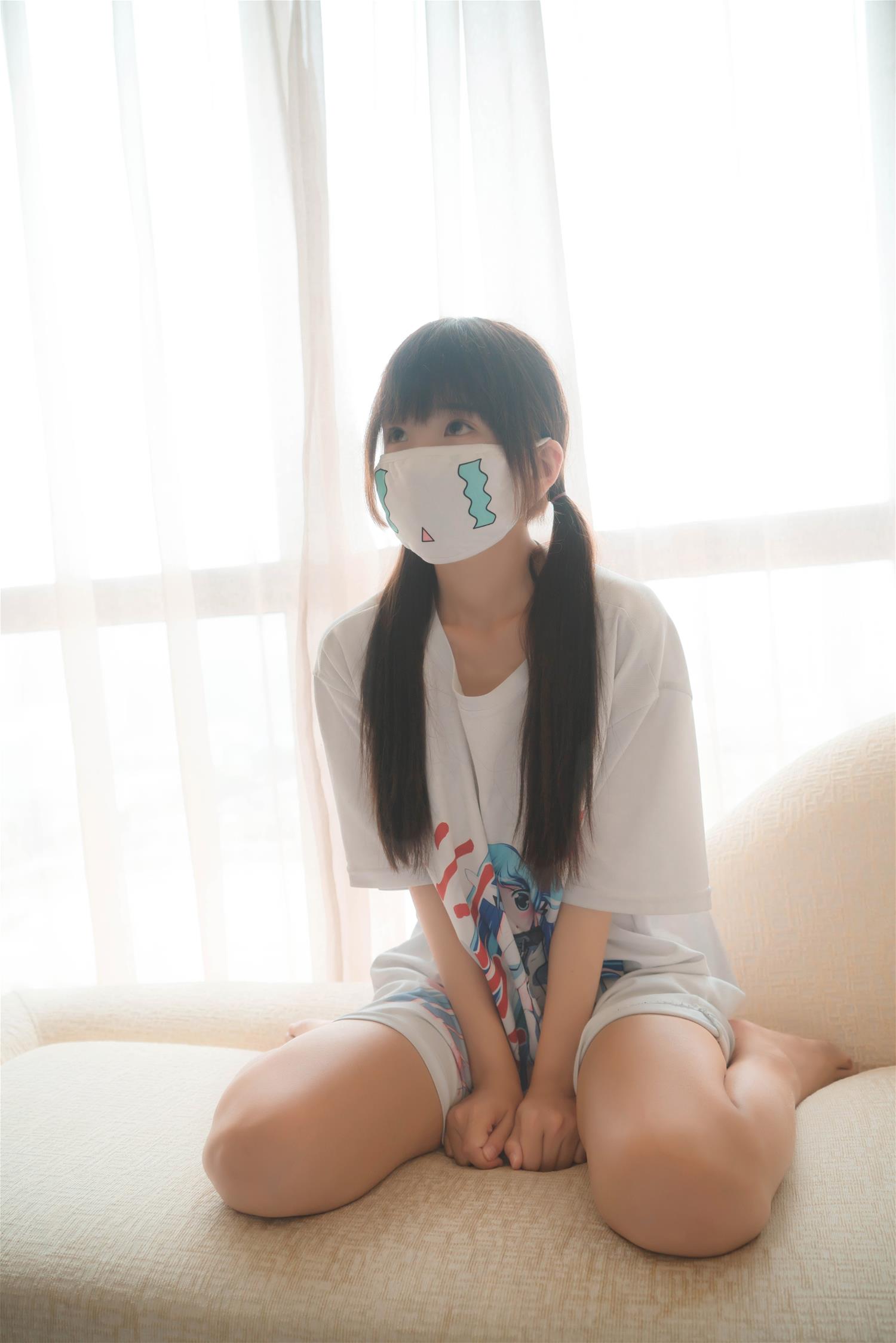 御子Yumiko 口罩 [17P-118MB]