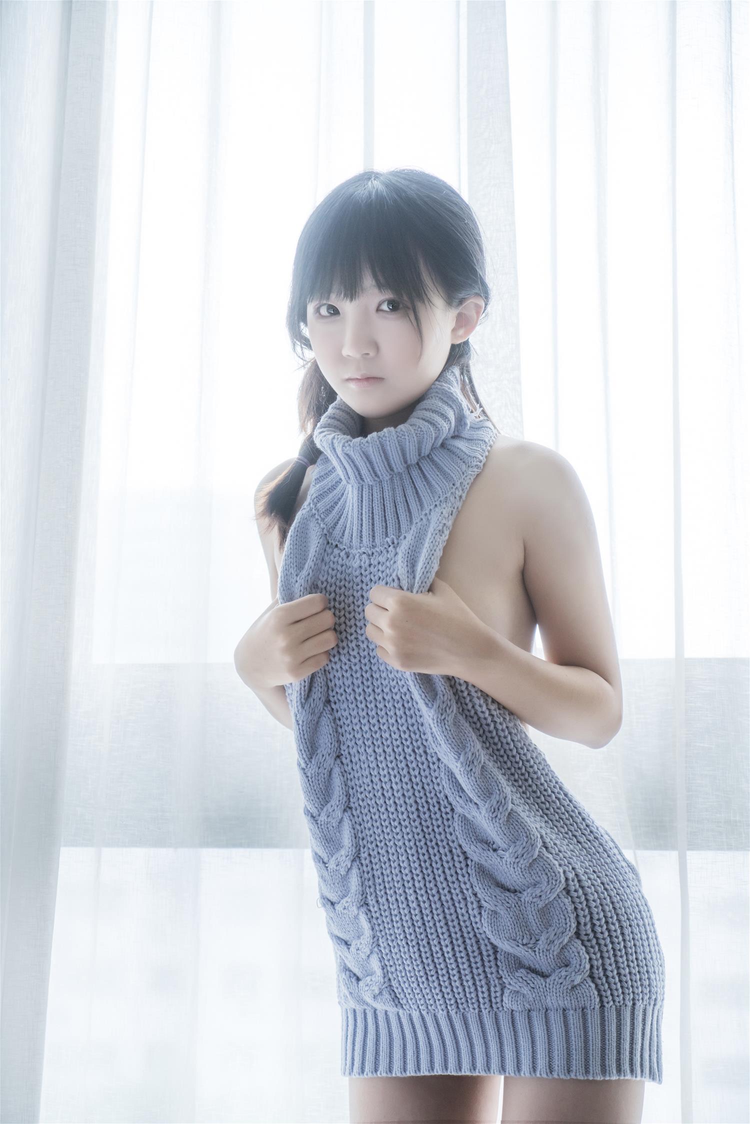 御子Yumiko 漏背毛衣 [10P-116MB]