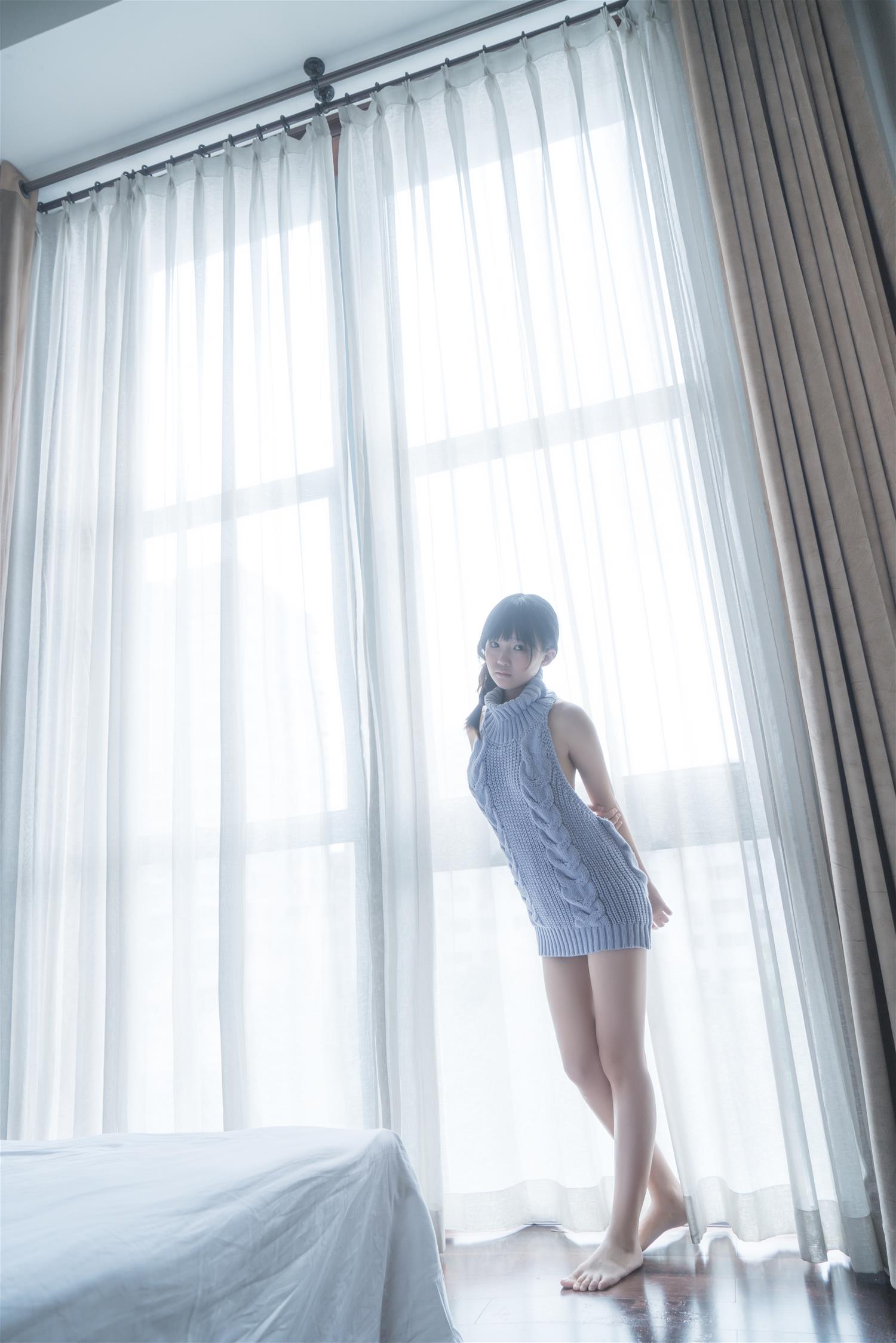 御子Yumiko 漏背毛衣 [10P-116MB]