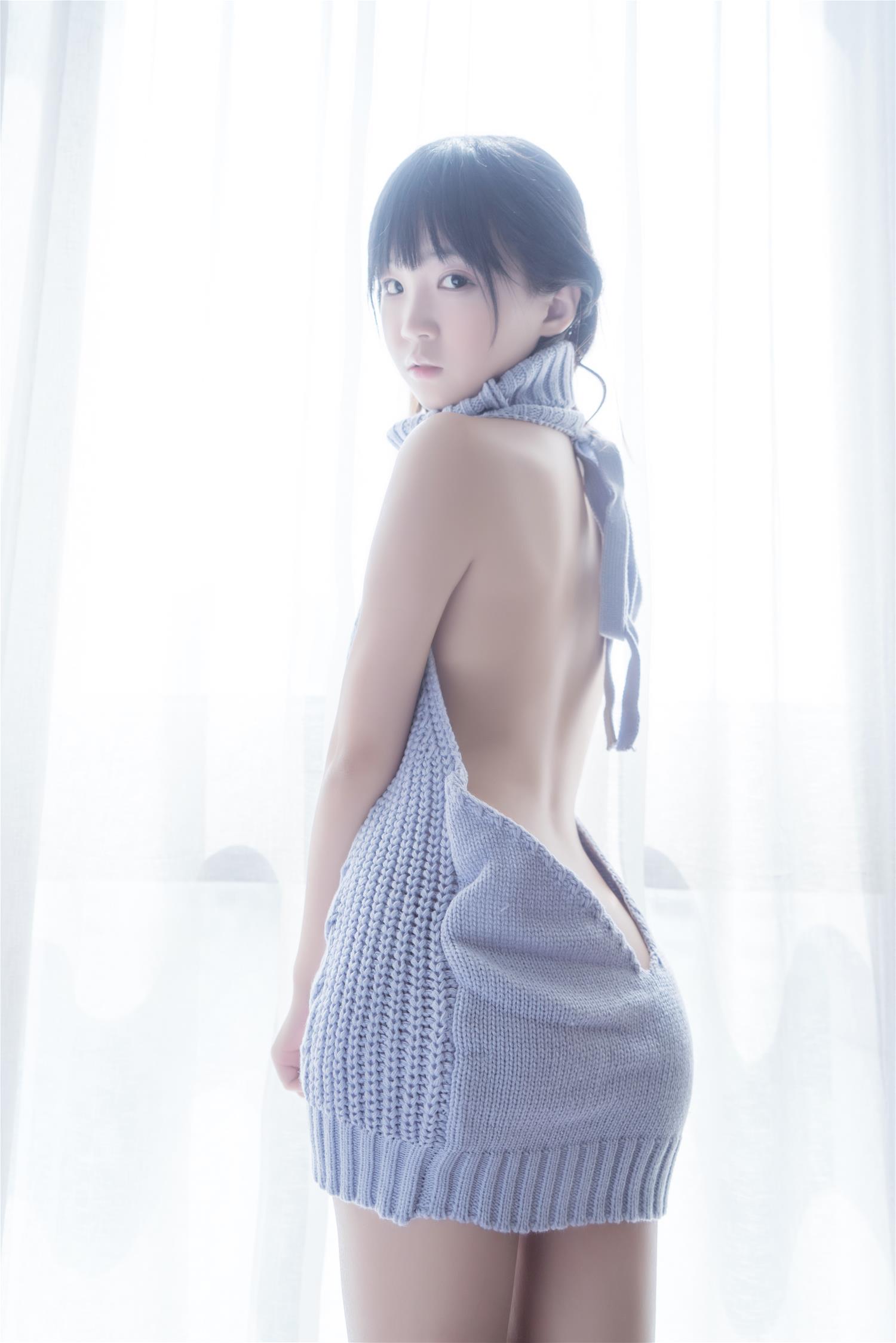 御子Yumiko 漏背毛衣 [10P-116MB]