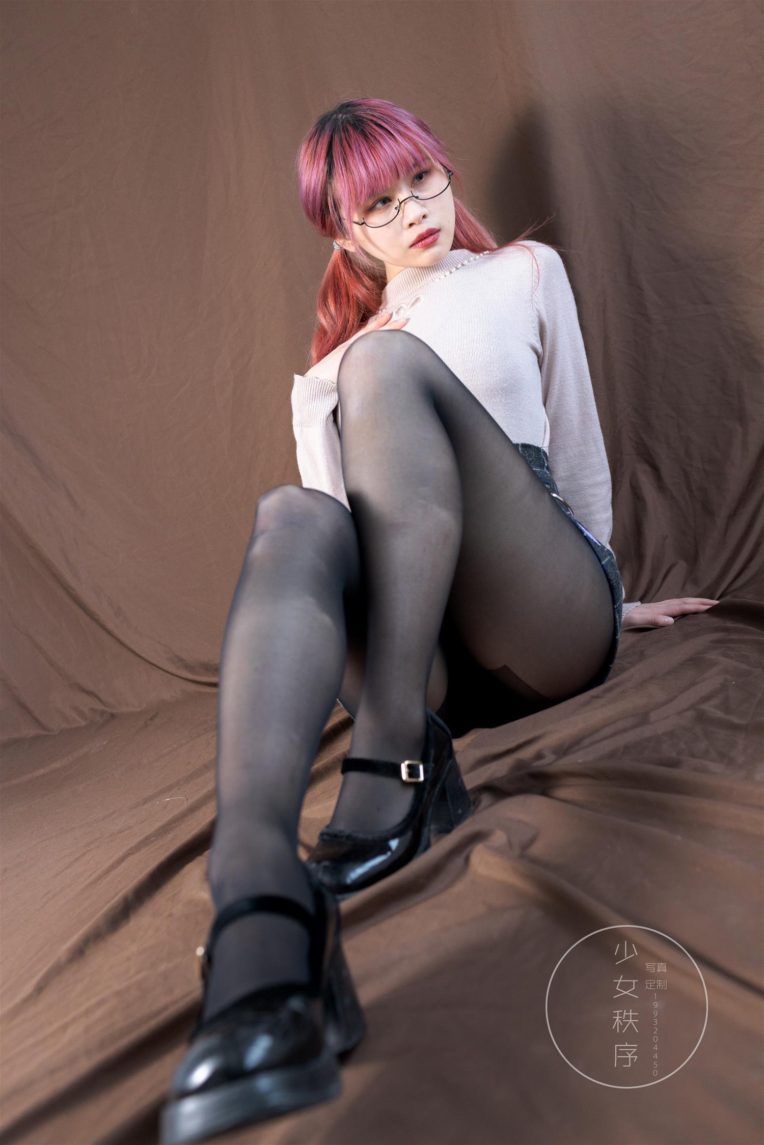 田璐璐 少女秩序 黑丝 [19P-190MB]