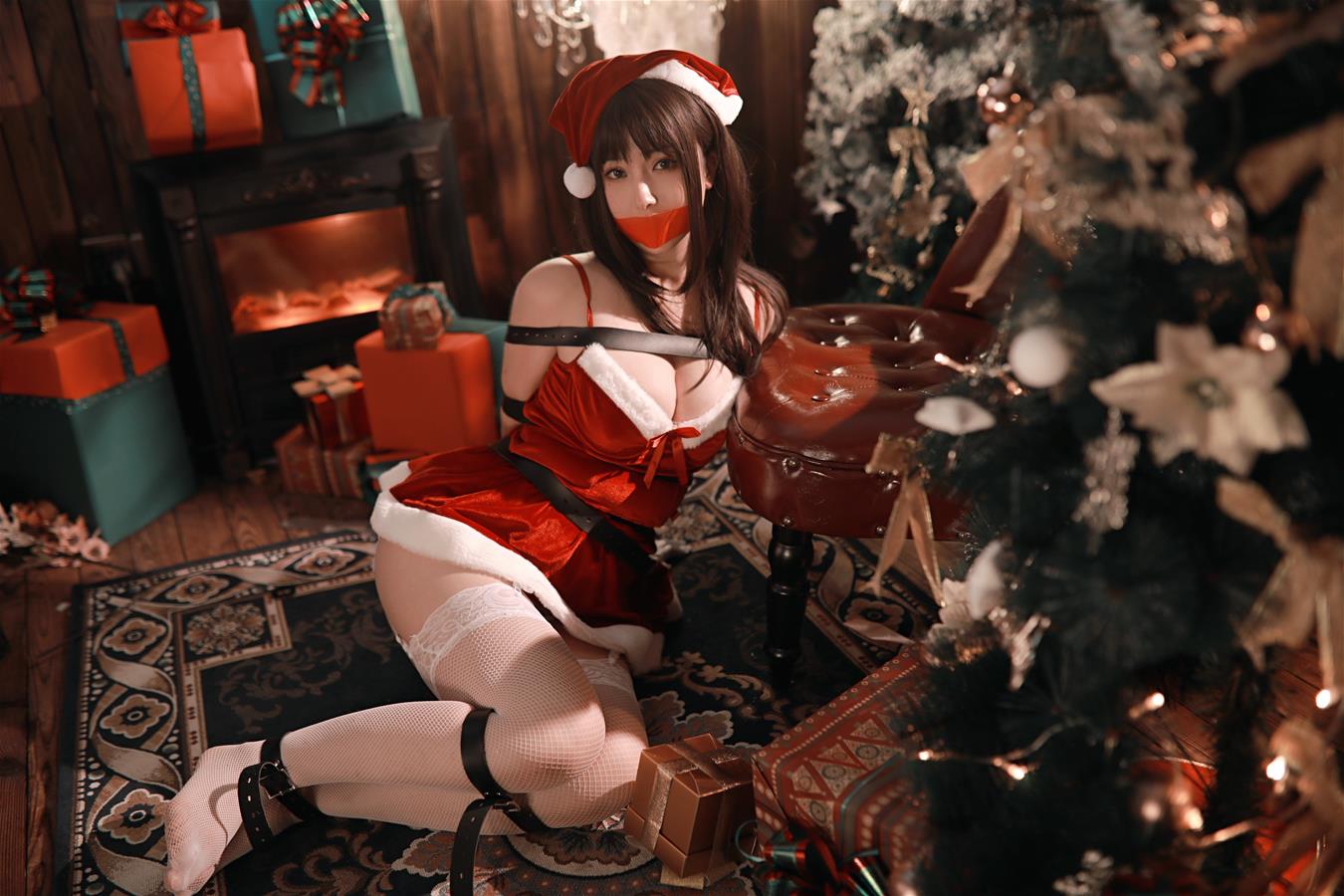 小容仔咕咕咕w 圣诞礼物×捆绑 [49P-188MB]