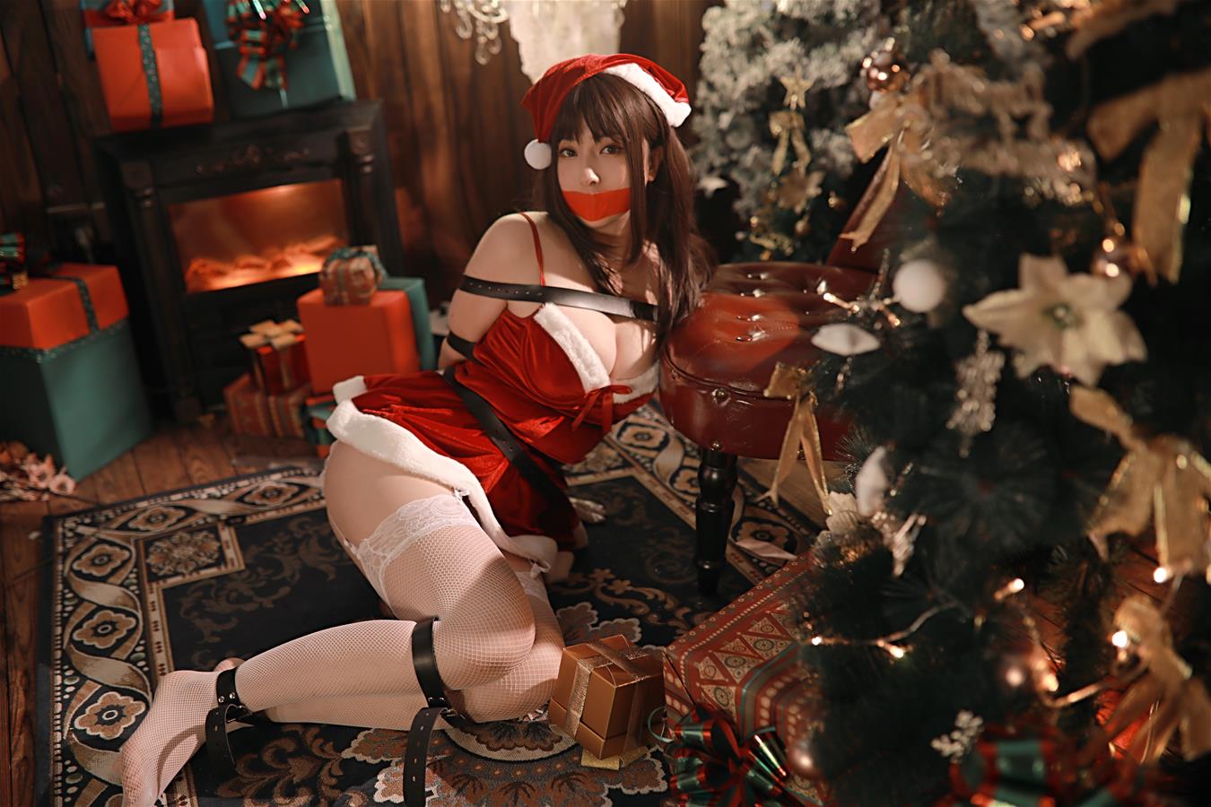 小容仔咕咕咕w 圣诞礼物×捆绑 [49P-188MB]