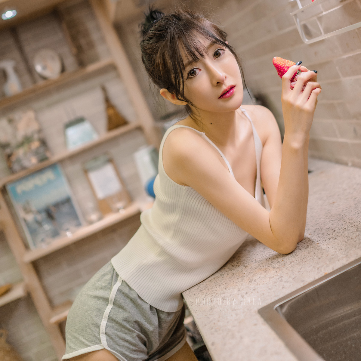 王羽杉Barbieshy 吊带背心 [65P-10MB]