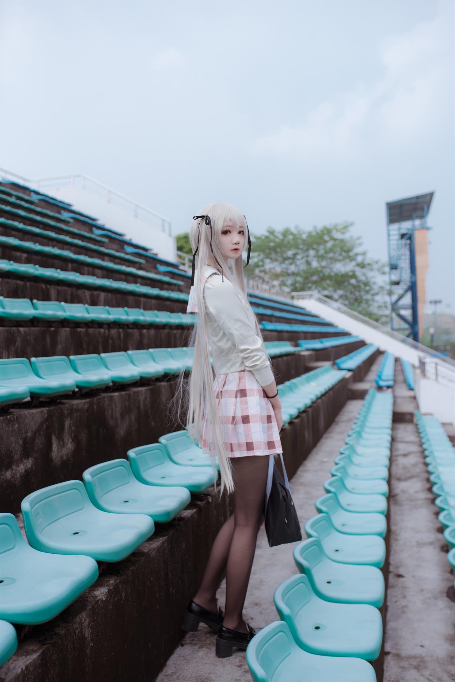 五更百鬼 校服穹妹 [12P-72MB]