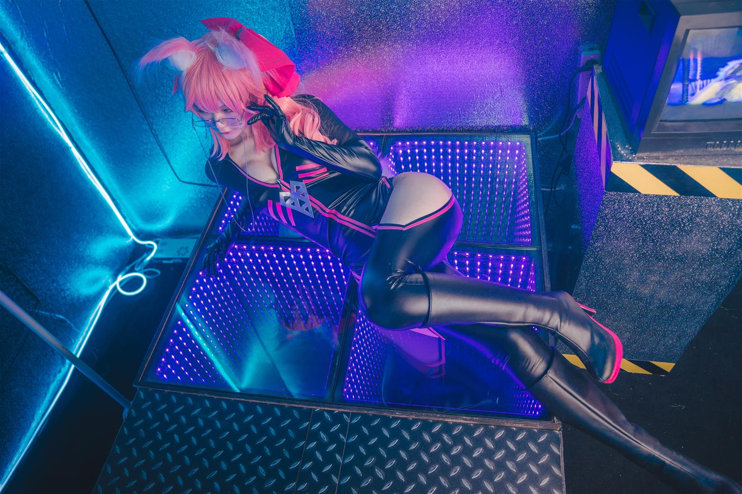 铁板烧鬼舞w 杀阶玉藻前 [13P-203MB]