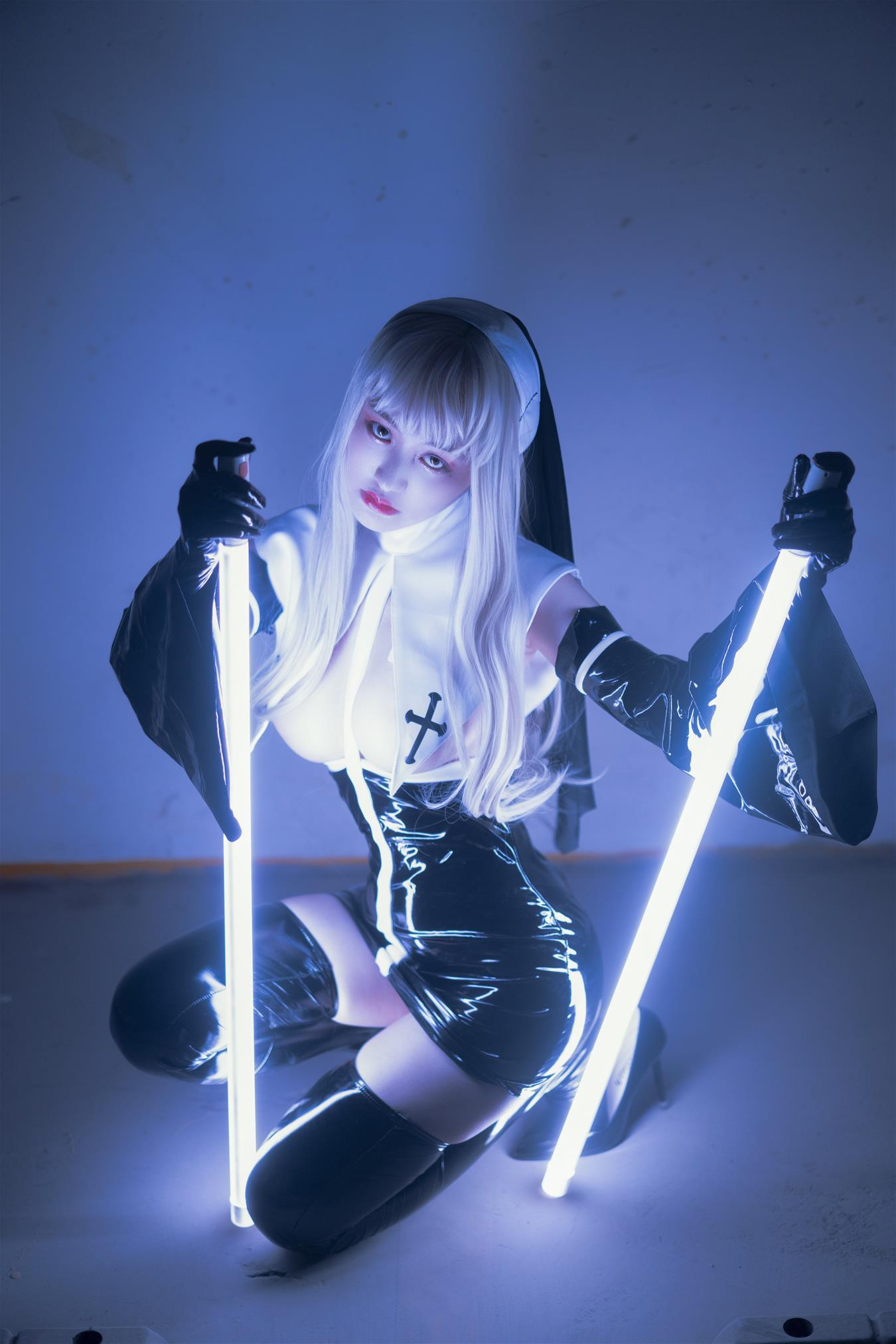 脱尾巴Mizuki 修女 [27P-139MB]