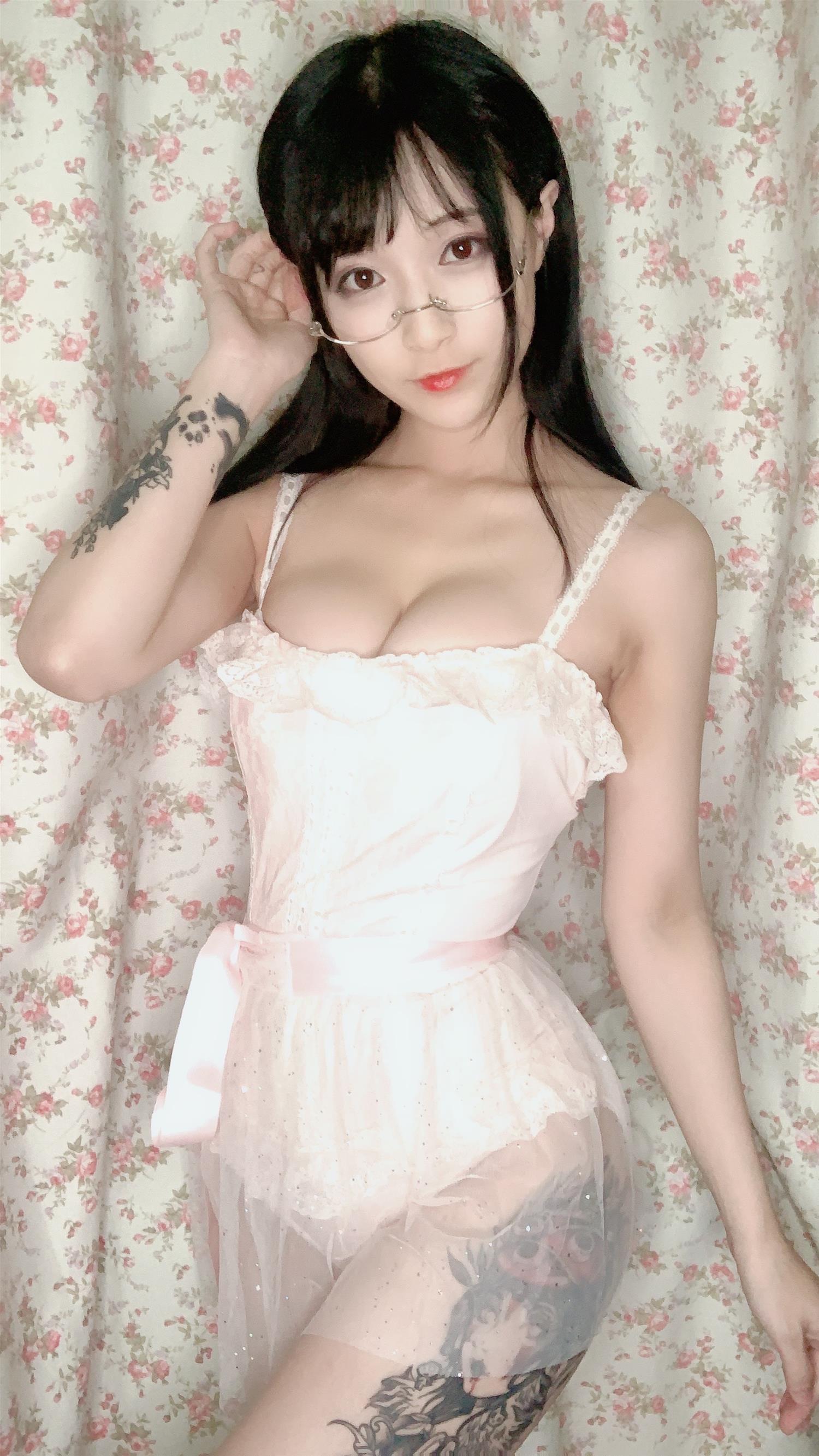 铁板烧鬼舞w 内衣连体 [13P-42MB]