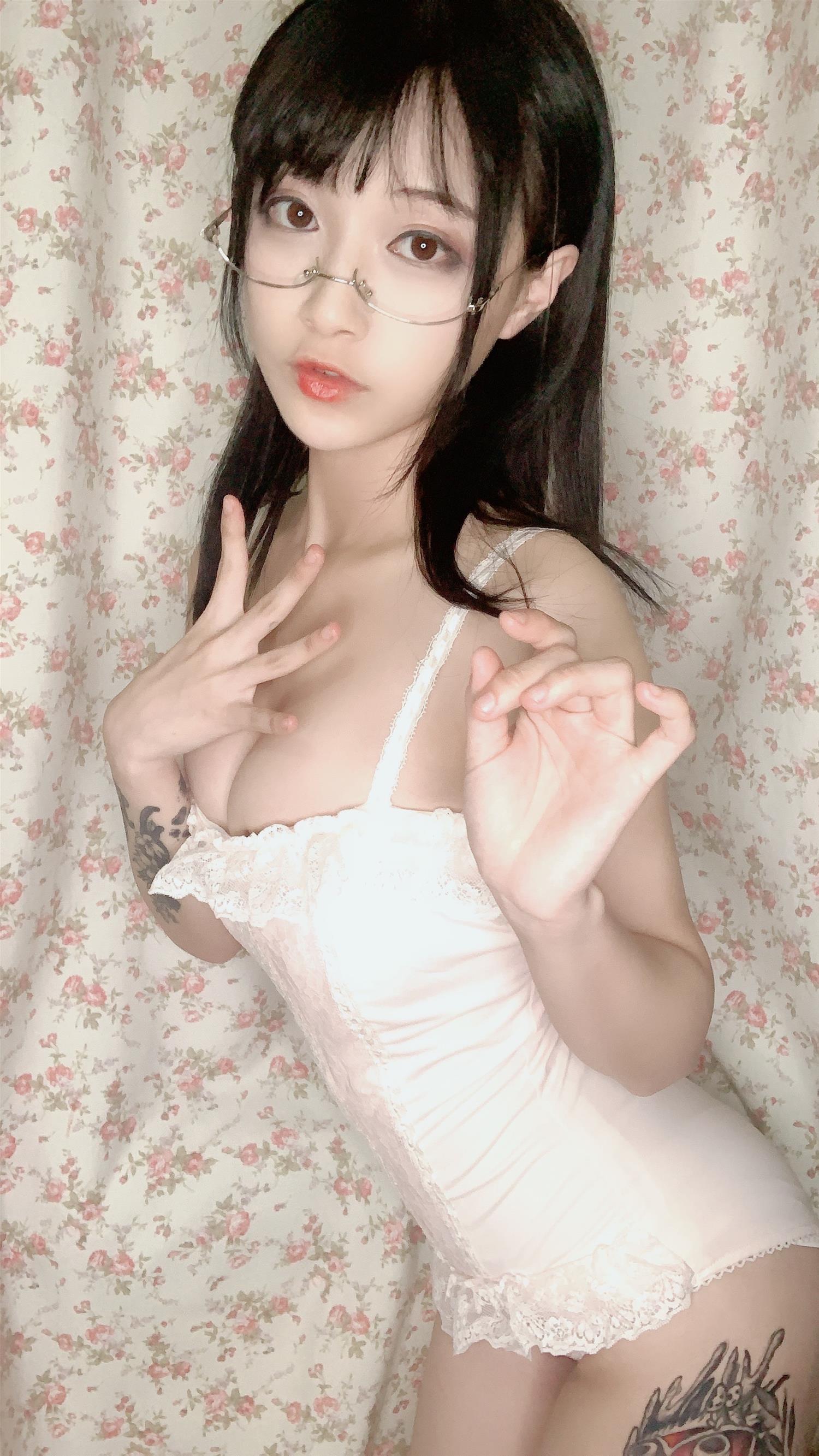 铁板烧鬼舞w 内衣连体 [13P-42MB]