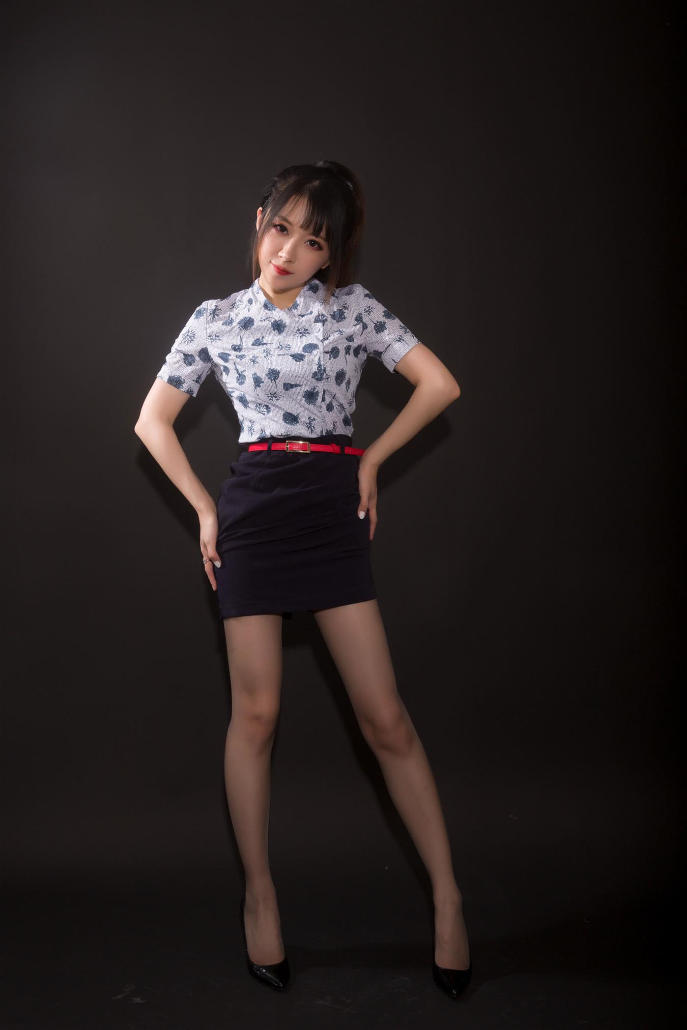 小女巫露娜 东航棚拍 [21P-30MB]