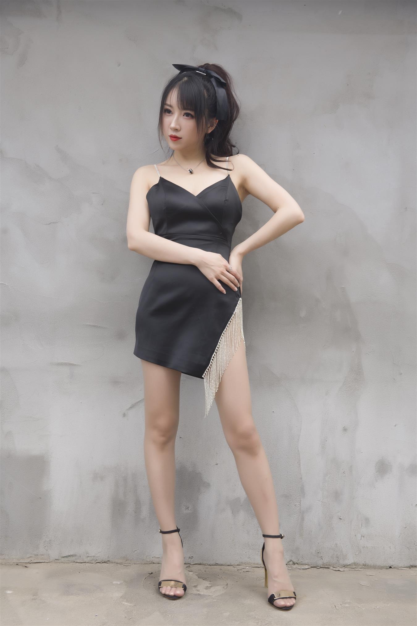 小女巫露娜 黑色流苏 [32P-274MB]