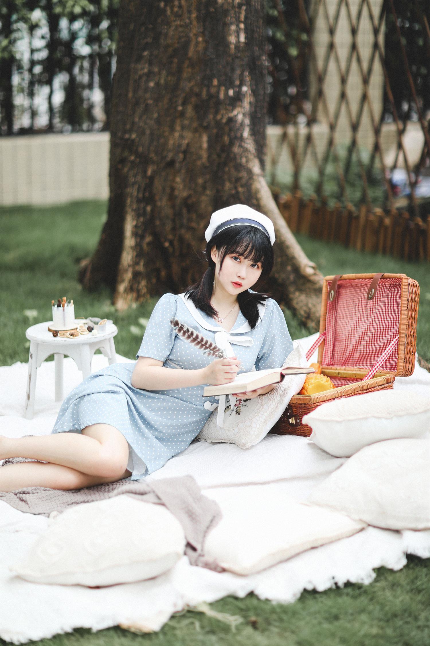 是依酱吖 依酱私人拍摄图 [30P-165MB]