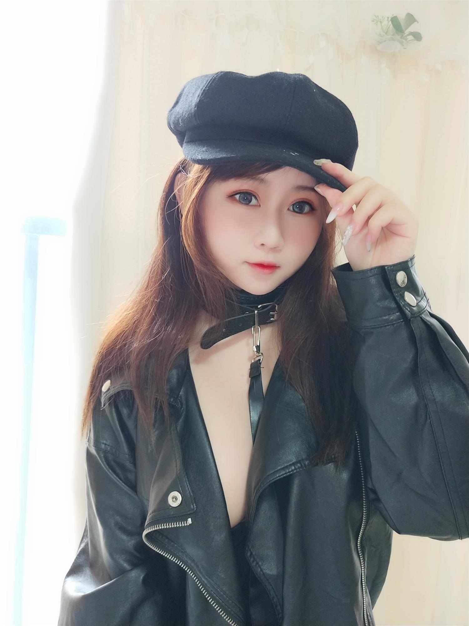 是依酱吖 黑桃A [24P-51MB]