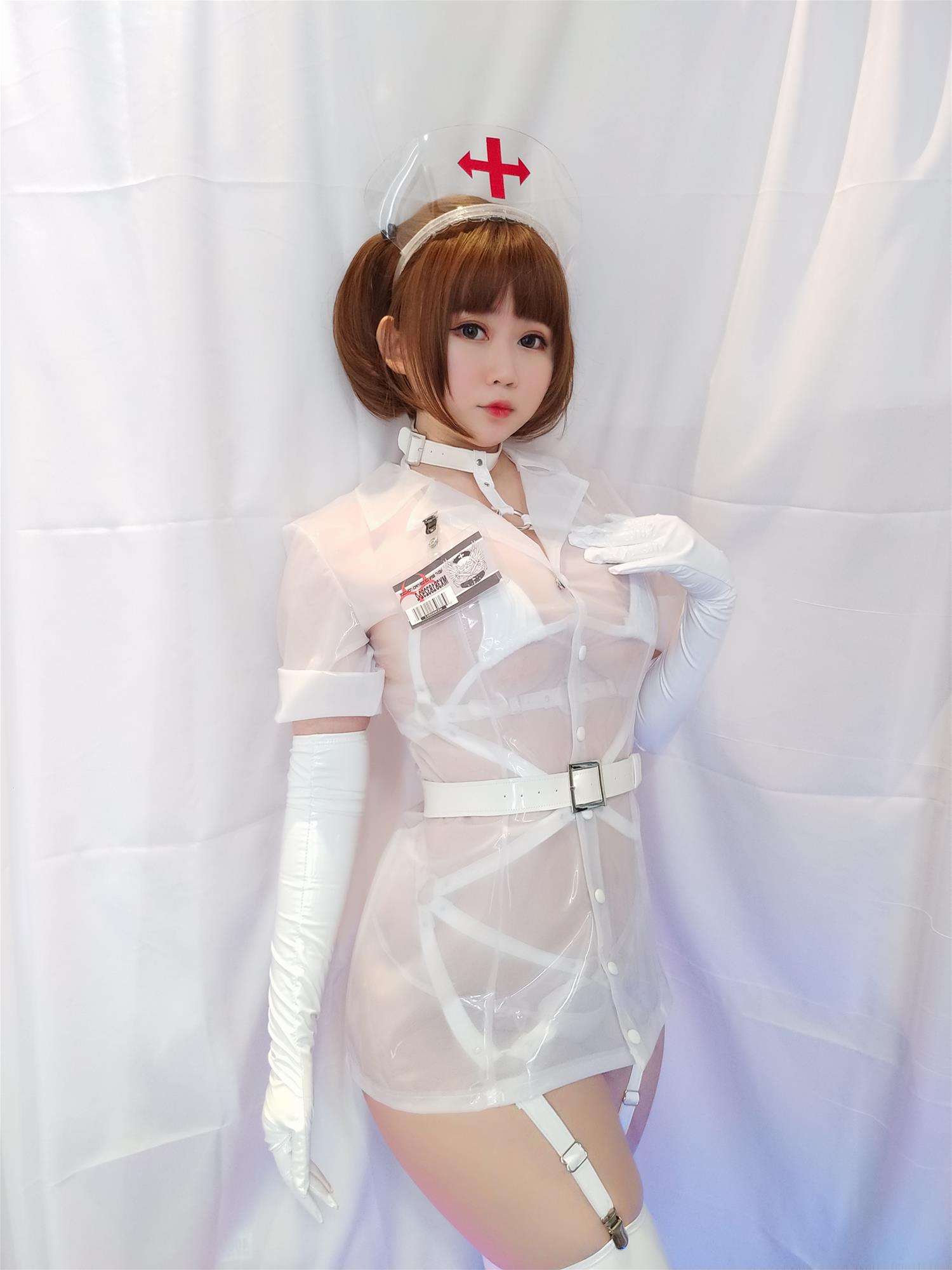 是依酱吖 专属护士 [38P-81MB]