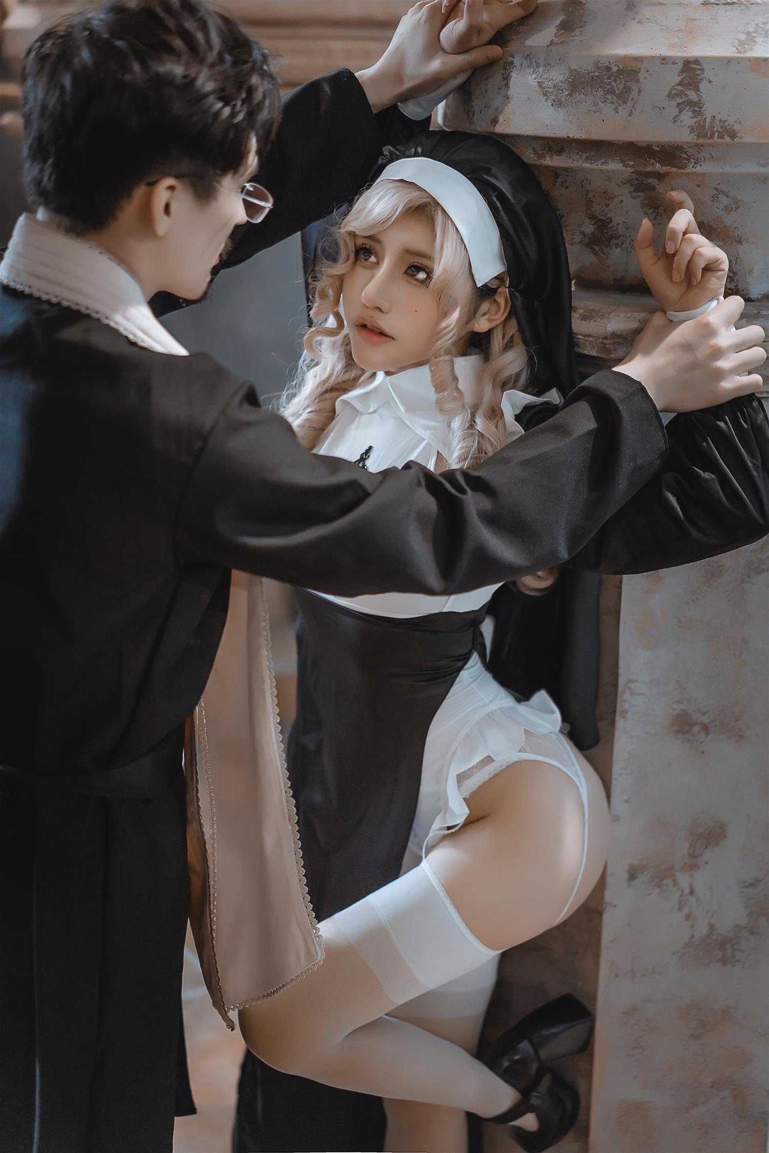 一笑芳香沁 修女与神父 [42P11V-536MB]