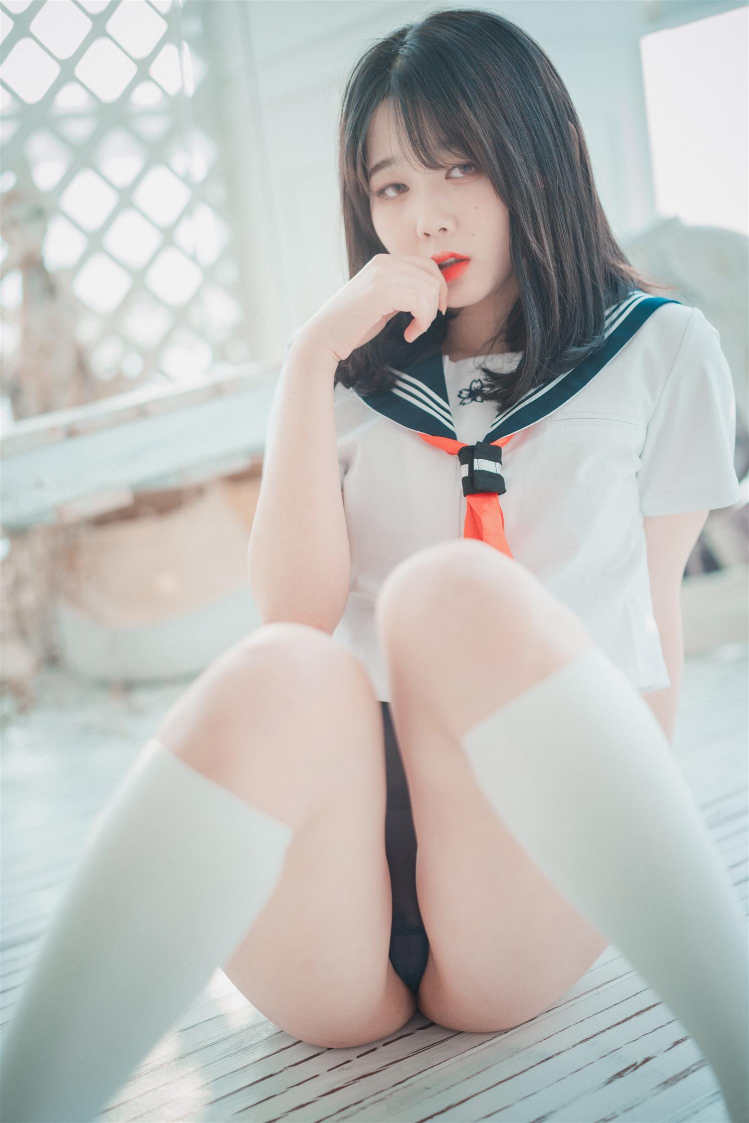 Zia (지아) DJAWA Photo Swimming Lessons [48P-309MB]