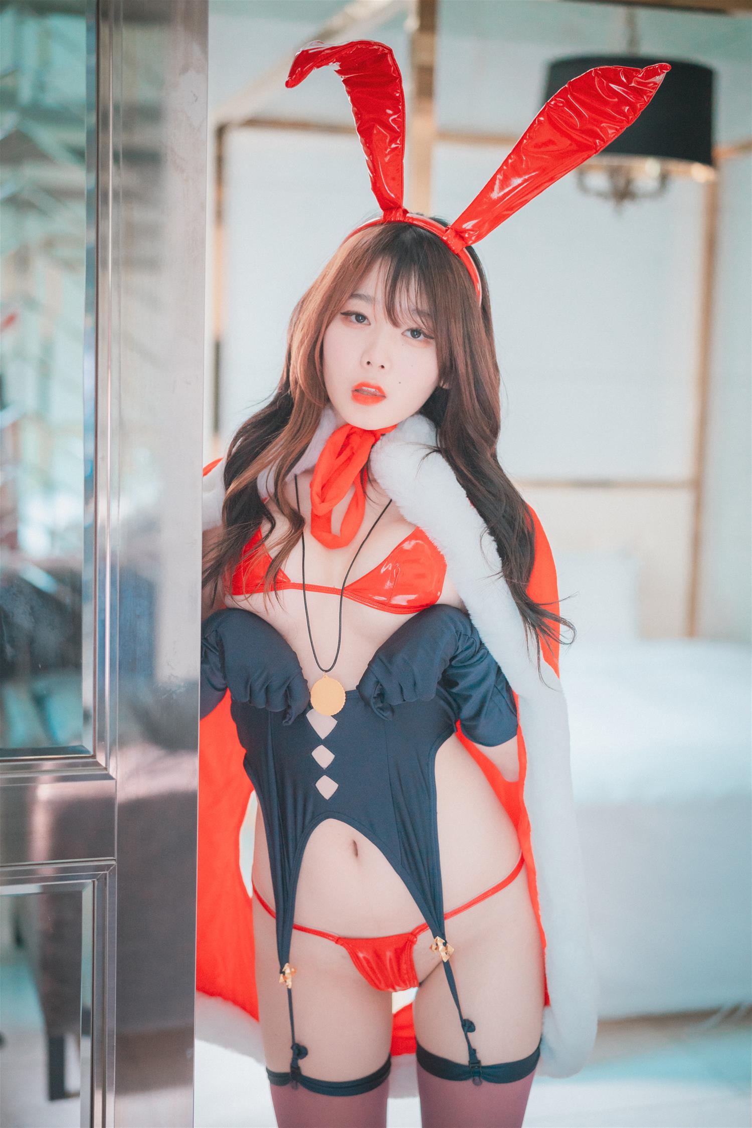 Zia (지아) DJAWA Photo Christmas Special 2020 [70P-670MB]