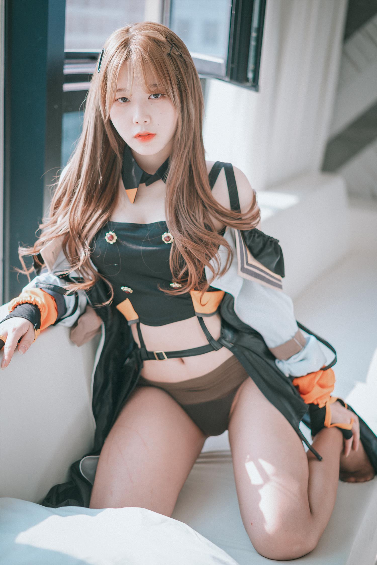 Zia (지아) DJAWA Photo Overheated K2 (Girls Frontline) [52P-530MB]