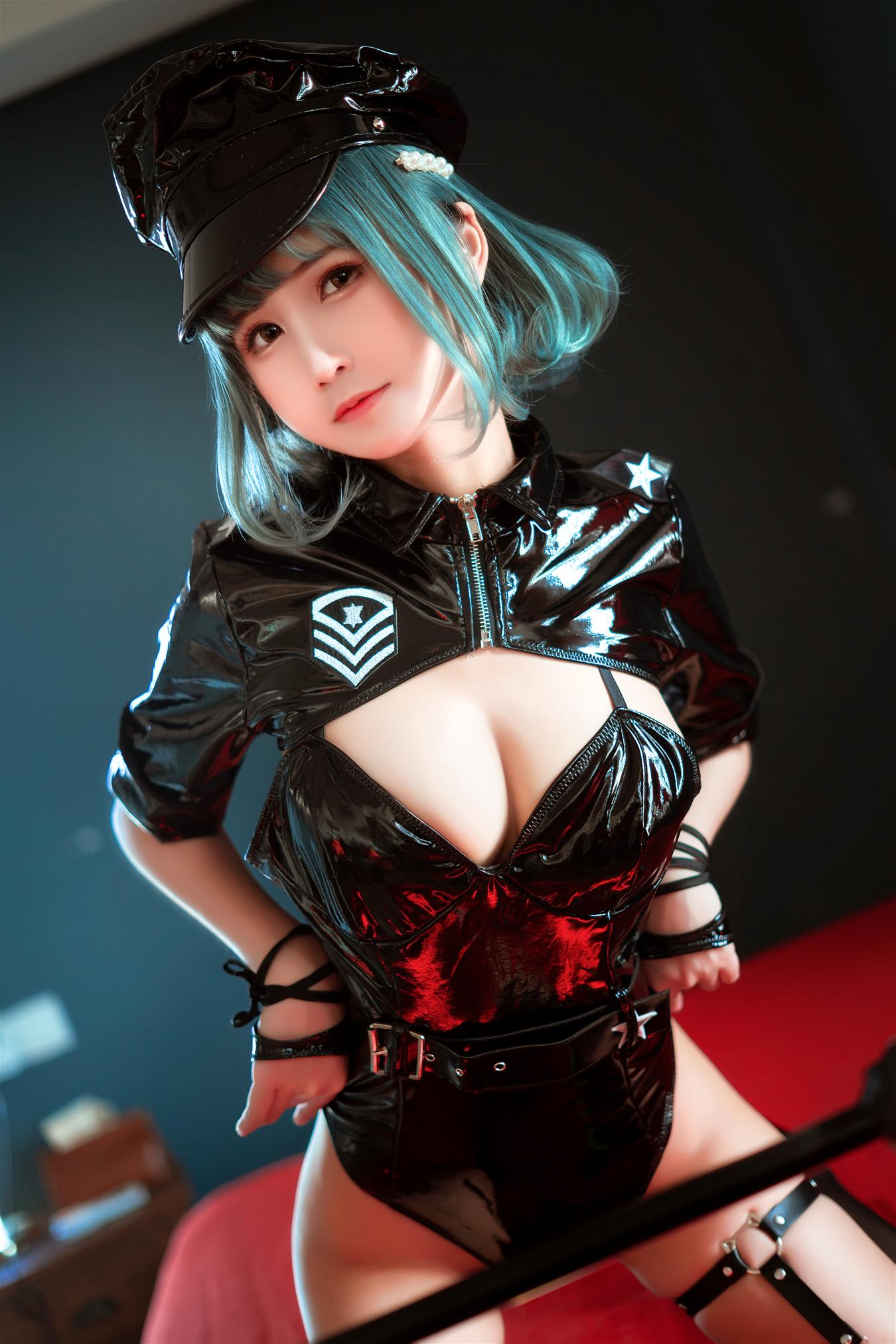 三度_69 女警 [29P4V-286MB]