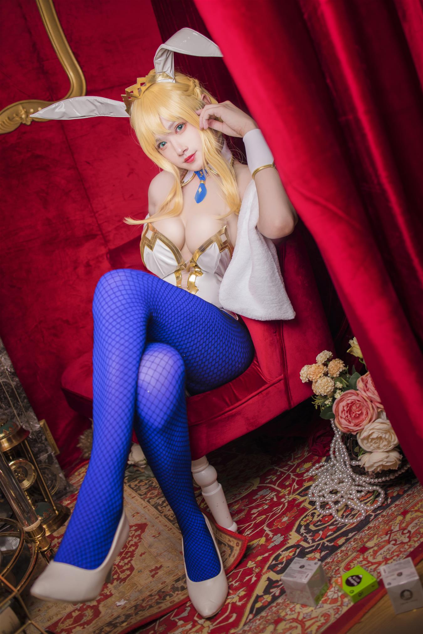 樱了个乃乃乃子 兔女郎恰饭 [15P-283MB]