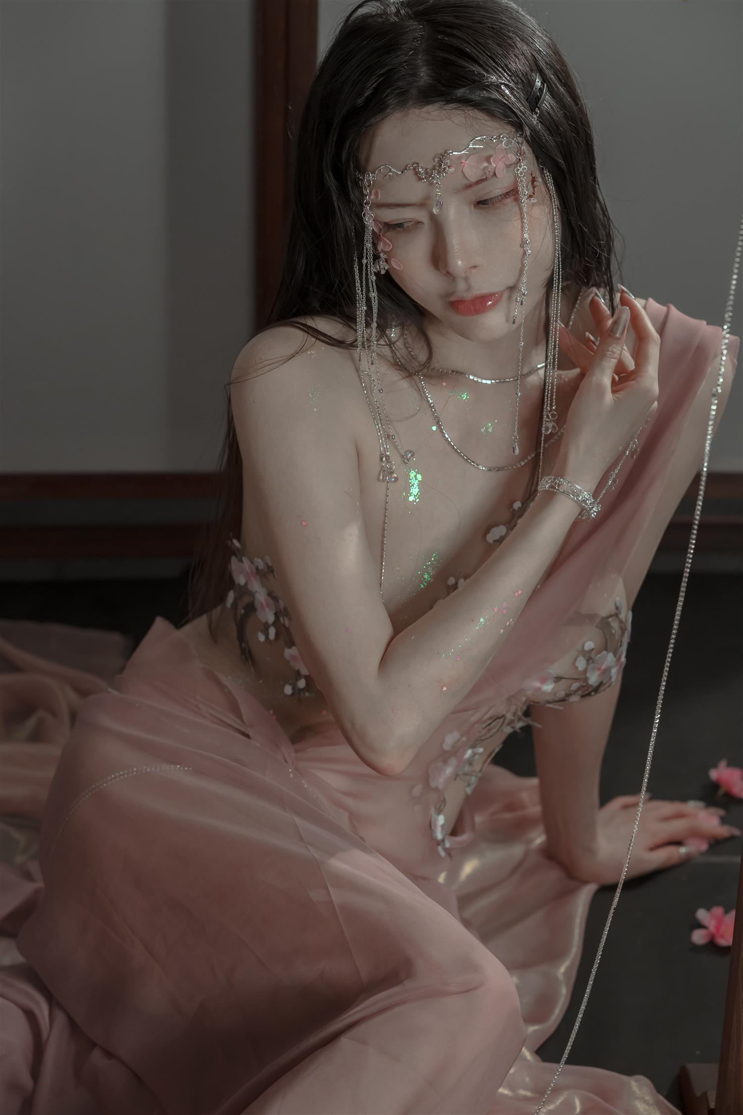 秋和柯基 粉 桃花神 [34P1V-639MB]