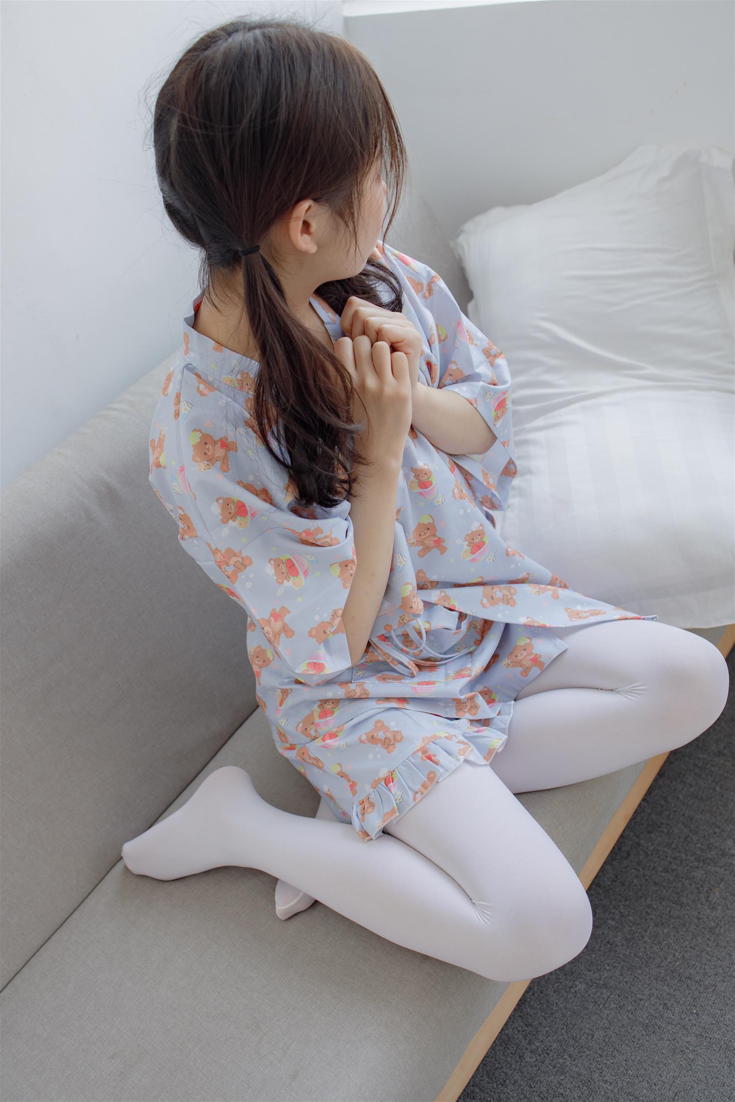 森萝财团 内部-006 小香 白丝 80D [104P1V-3.39GB]