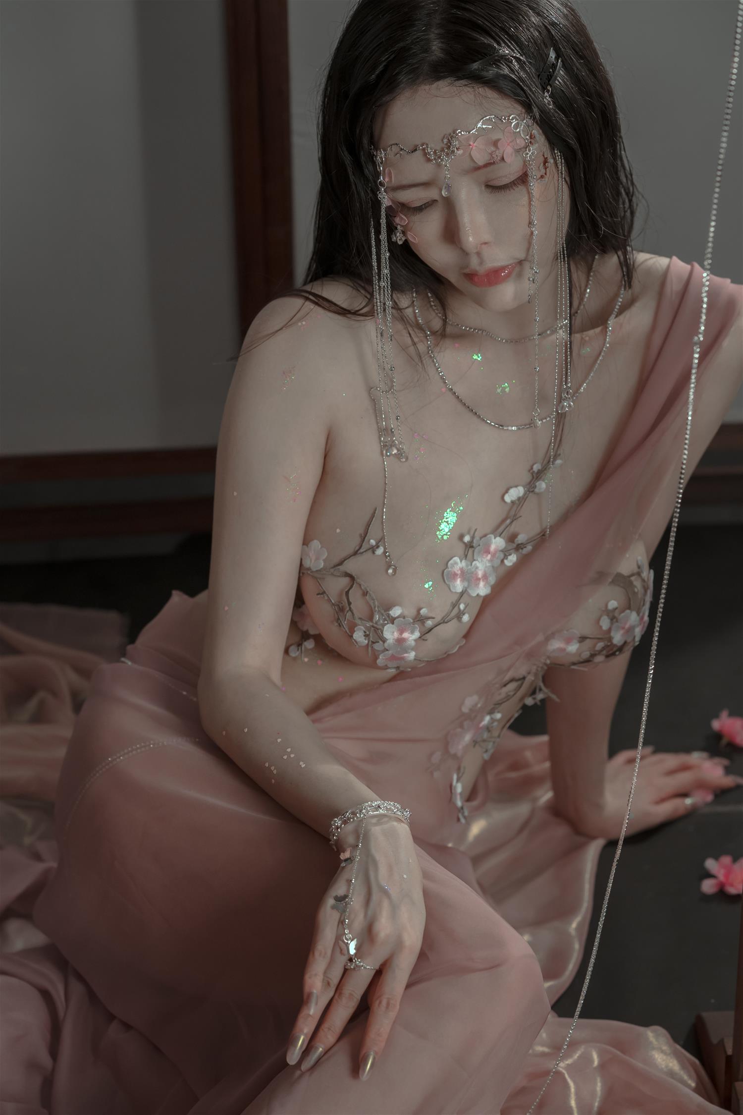 秋和柯基 粉 桃花神 [34P1V-639MB]